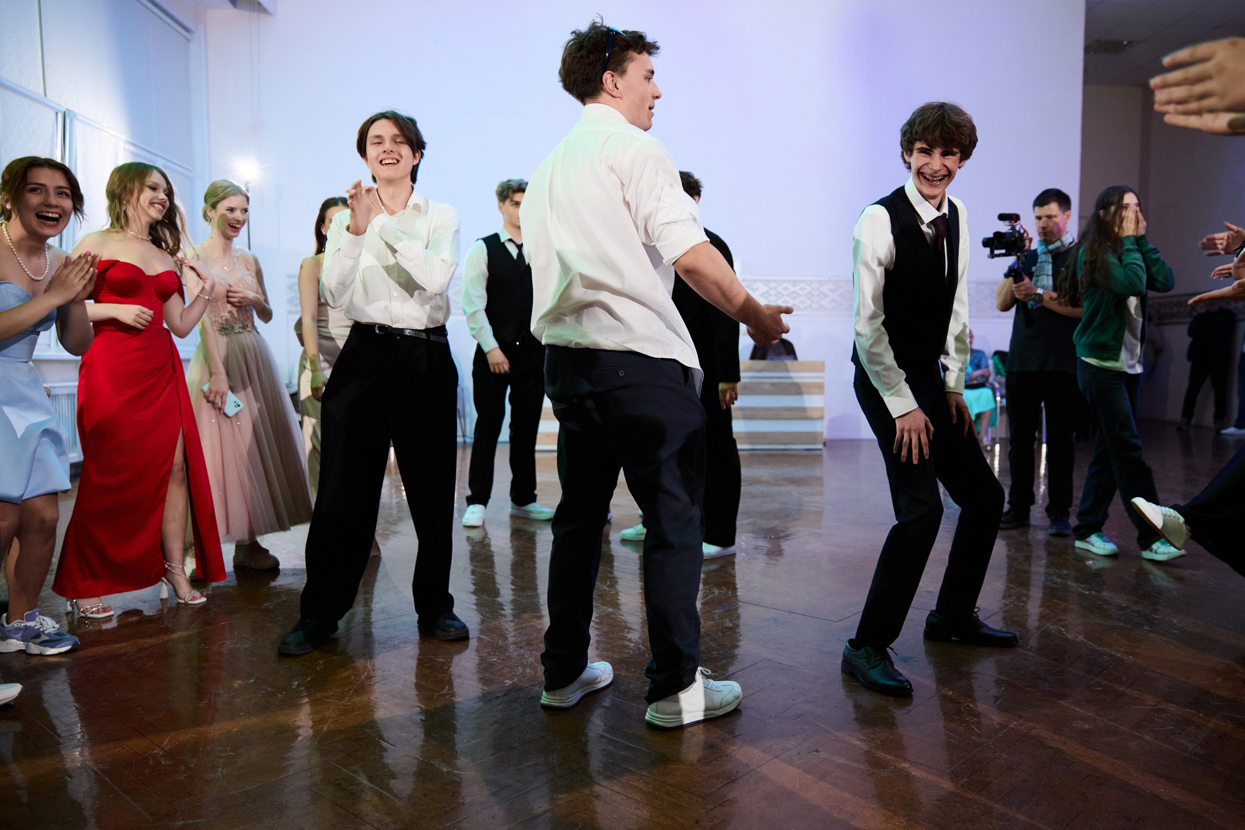 Выпускной 11 класс. Свадебная, репортажная фотосъемка и видеосъемка в Минске. Илья и Юлия Ширмановы. Фотограф | Видеограф | Минск