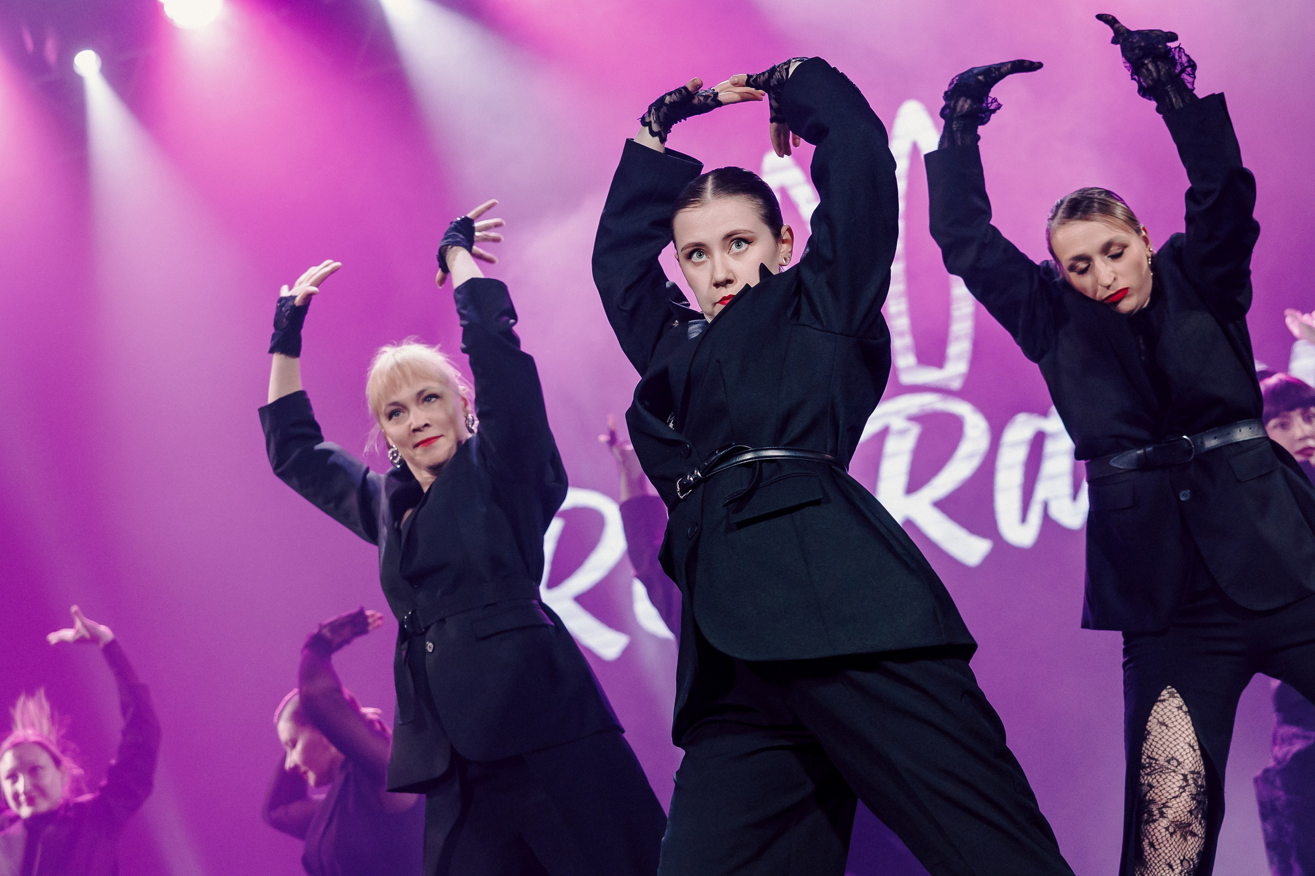 Отчётный концерт танцевальной школы «Red Rabbits» 2025. Лёшка Варзегов — фотограф