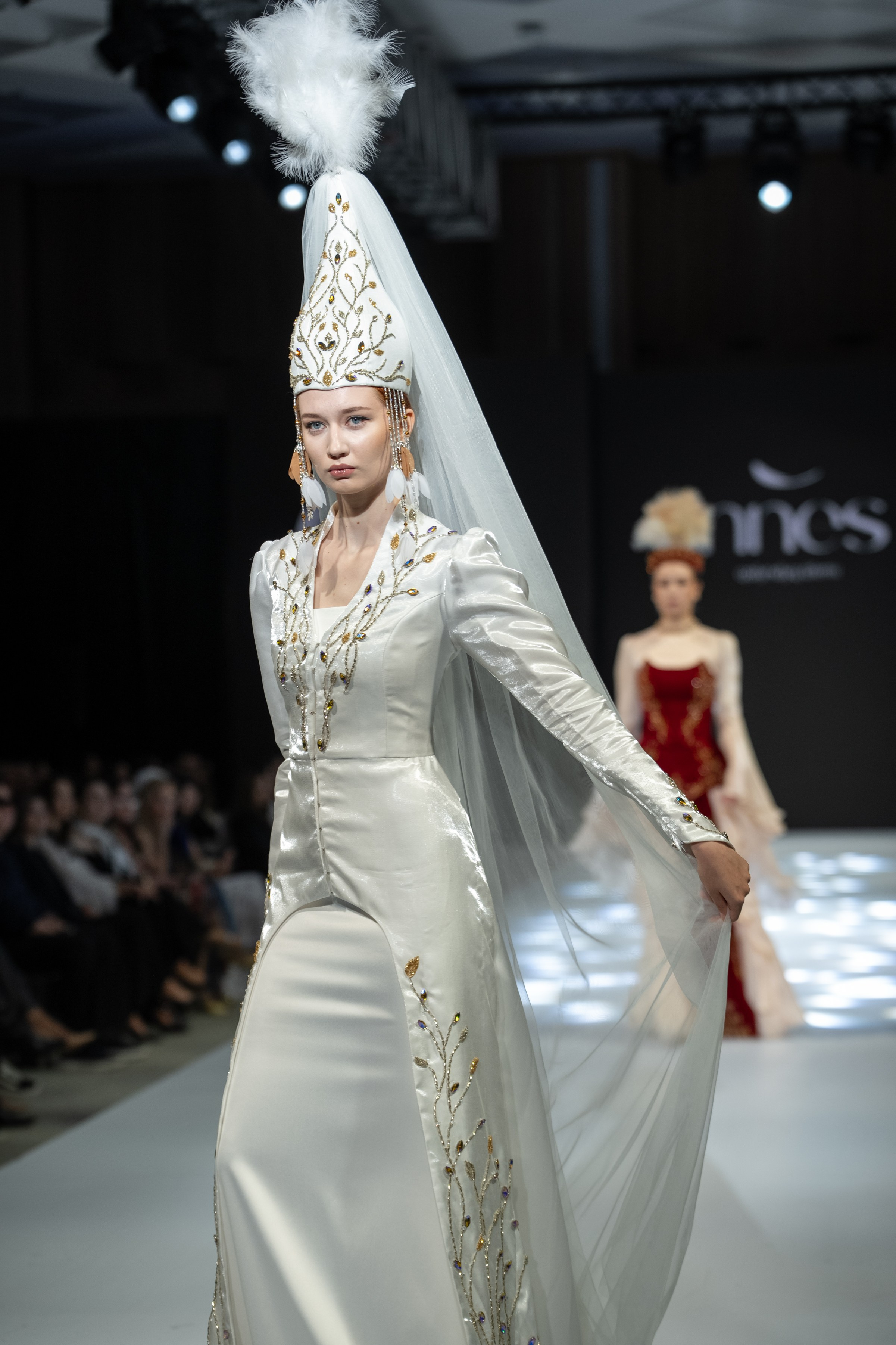 EURASIAN FASHION WEEK Innes. Сайт Алматинского НЮ АРТ, будуар и фэшн фотографа Дениса Карпенко