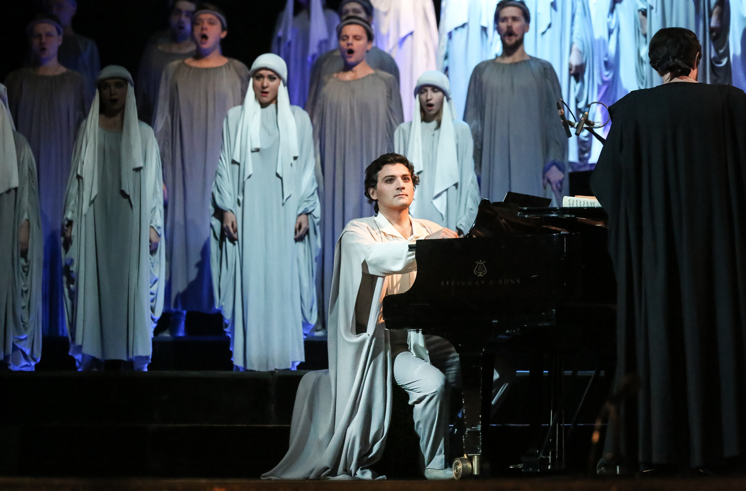 «О, Моцарт! Моцарт…» в Новой опере. Дарья Письменюк / Darya Leitstern — фотограф, музыкант, журналист, путешественник