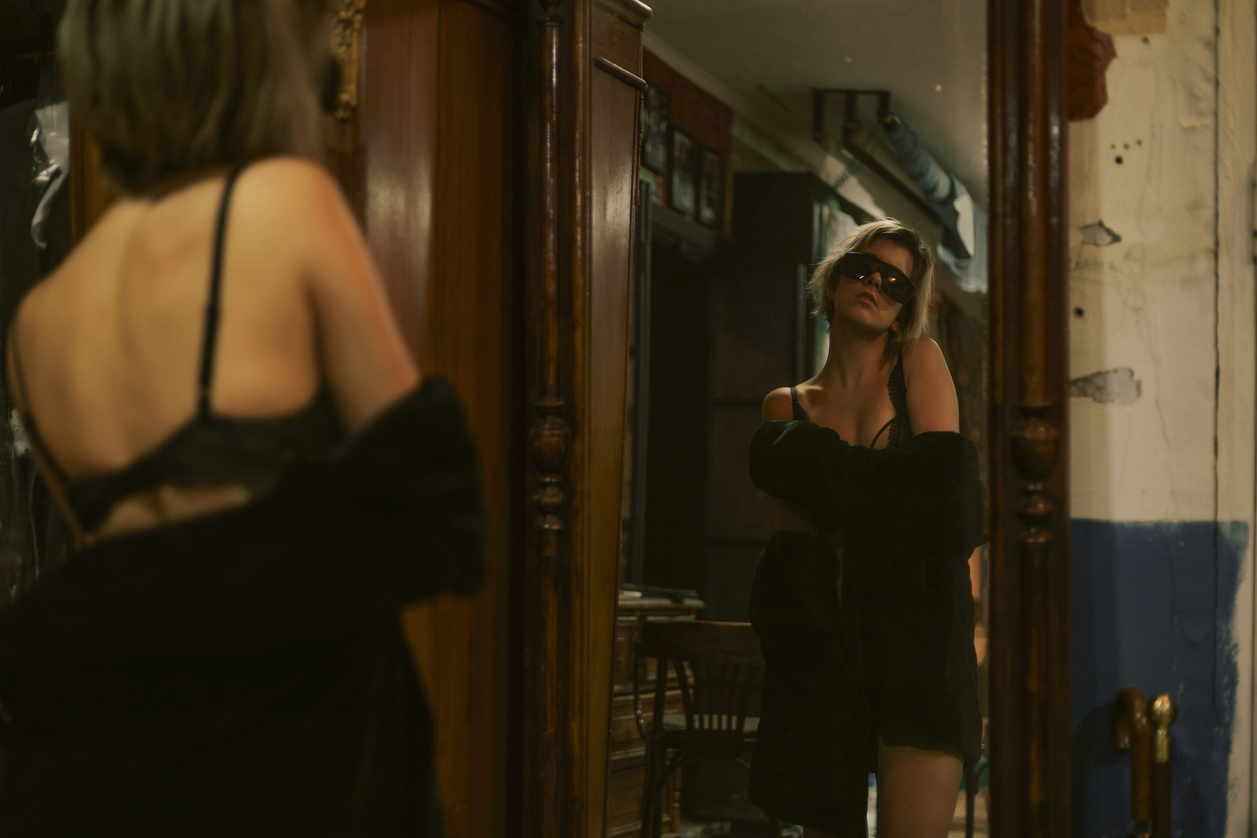 Фотосессия в стиле постсоветской повседневности