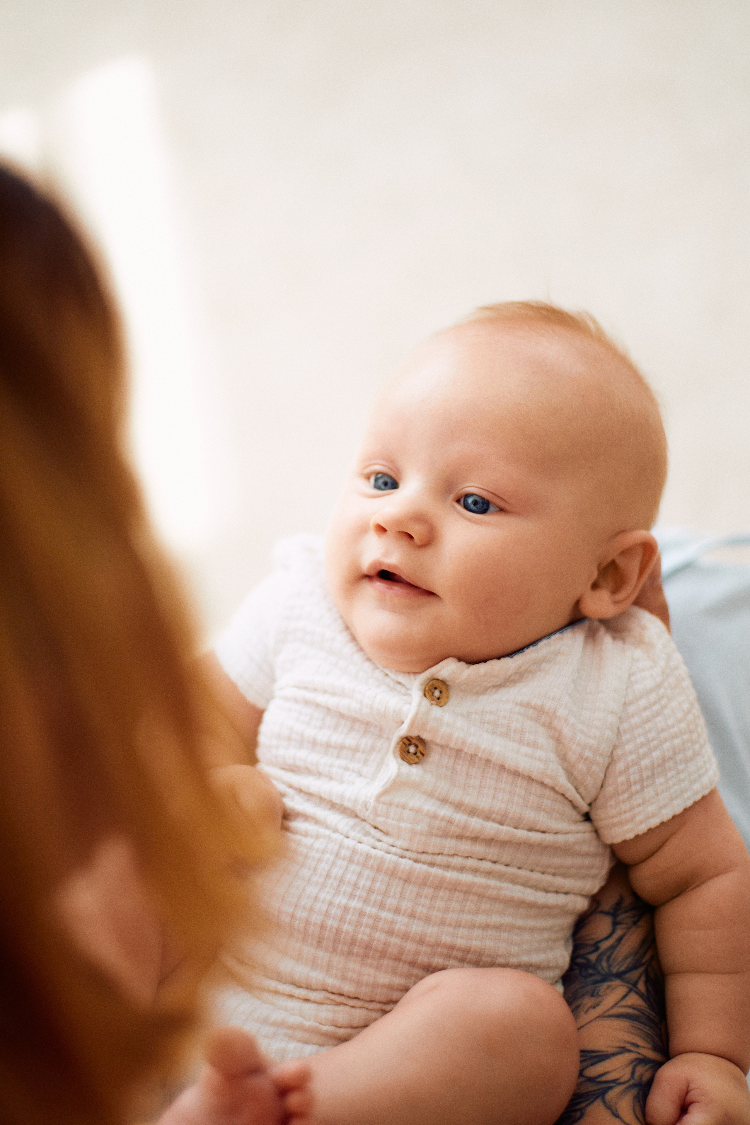 Новорождённых малышей снимаю дома. Фотограф Беременность и Материнство город Семей