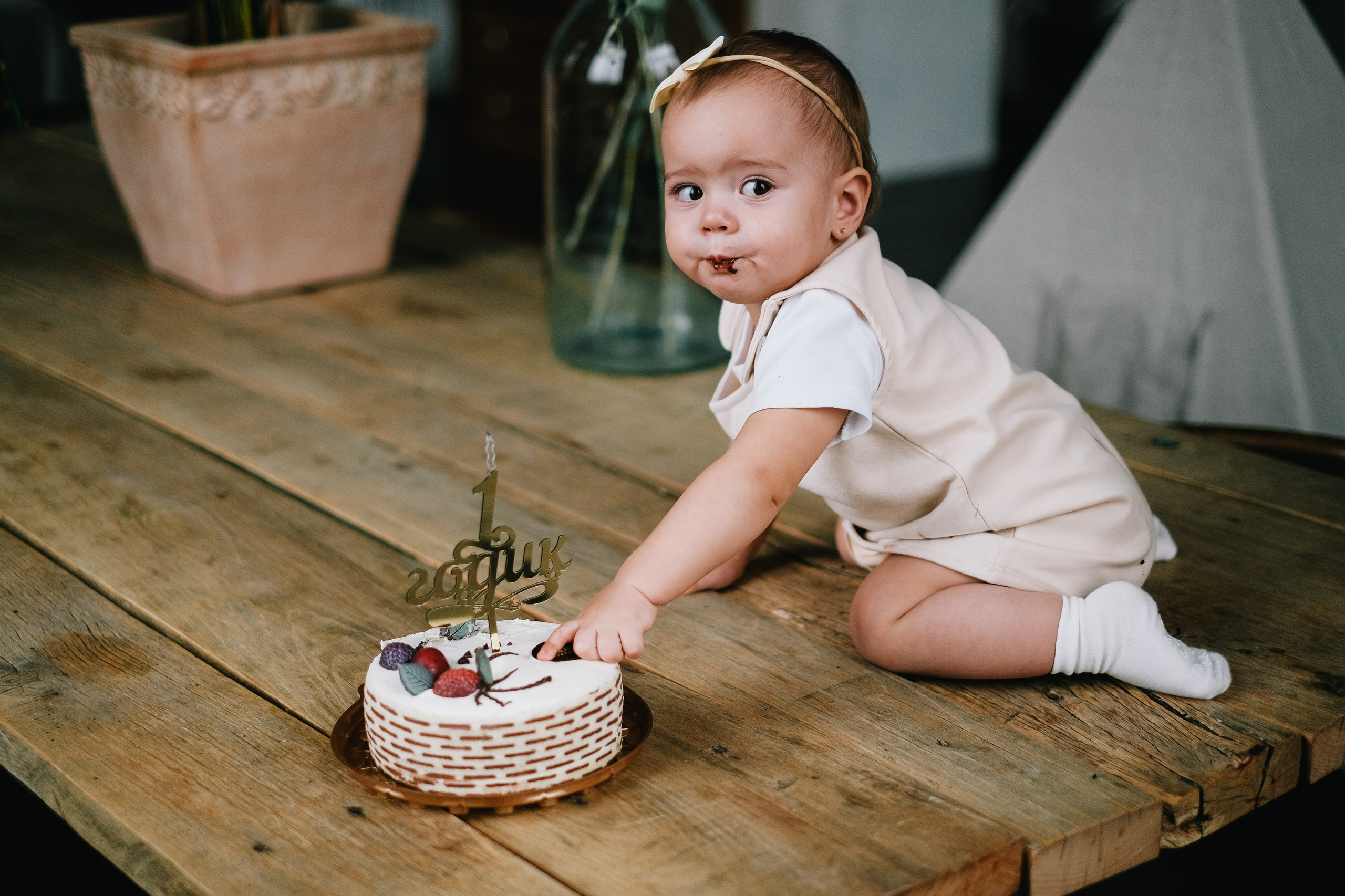Небольшая фотосессия в студии на 1 годик. Фотограф Михаил Ерохин | Москва