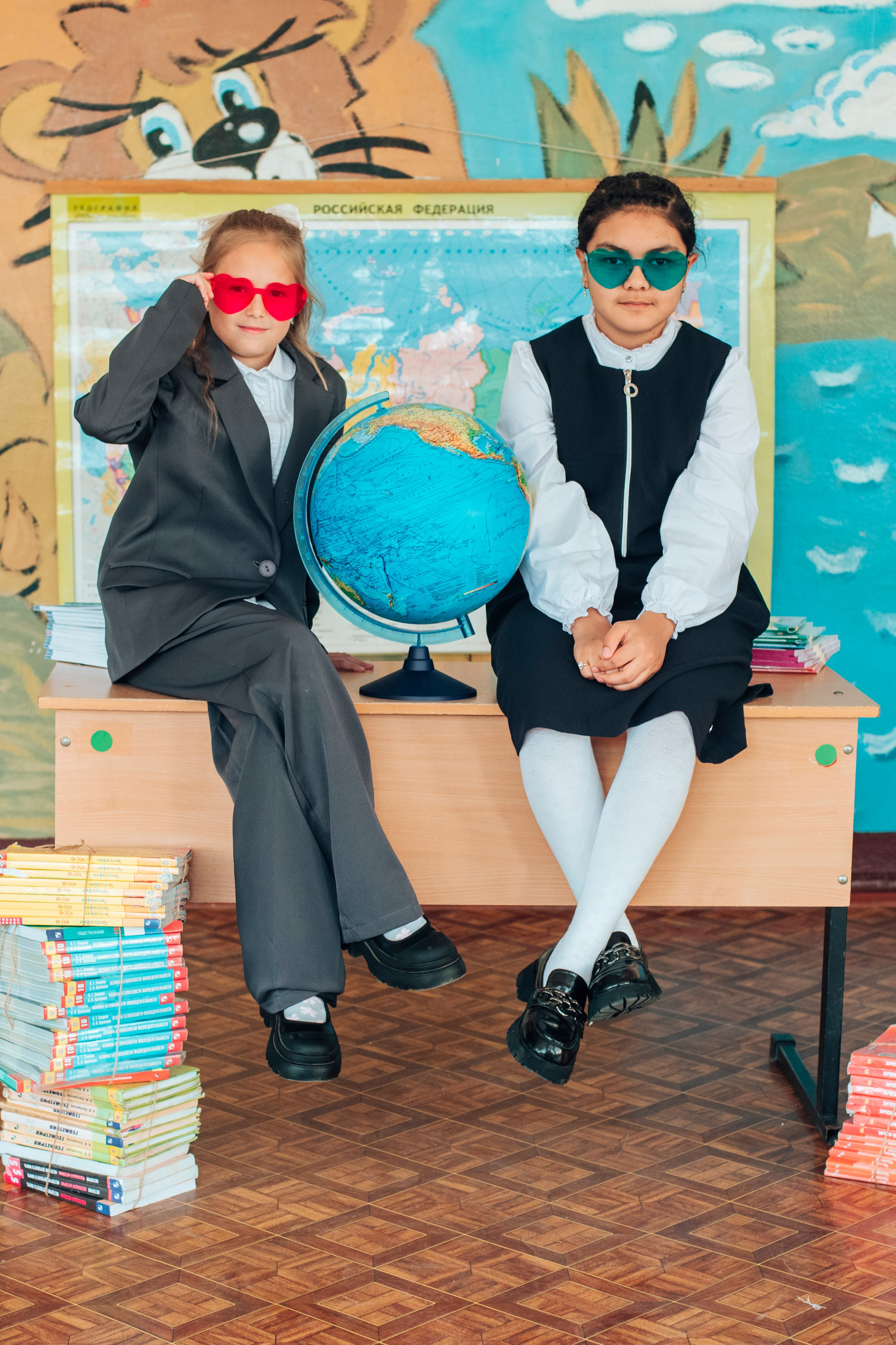 Школьные альбомы. Фотограф Алла Елисеева