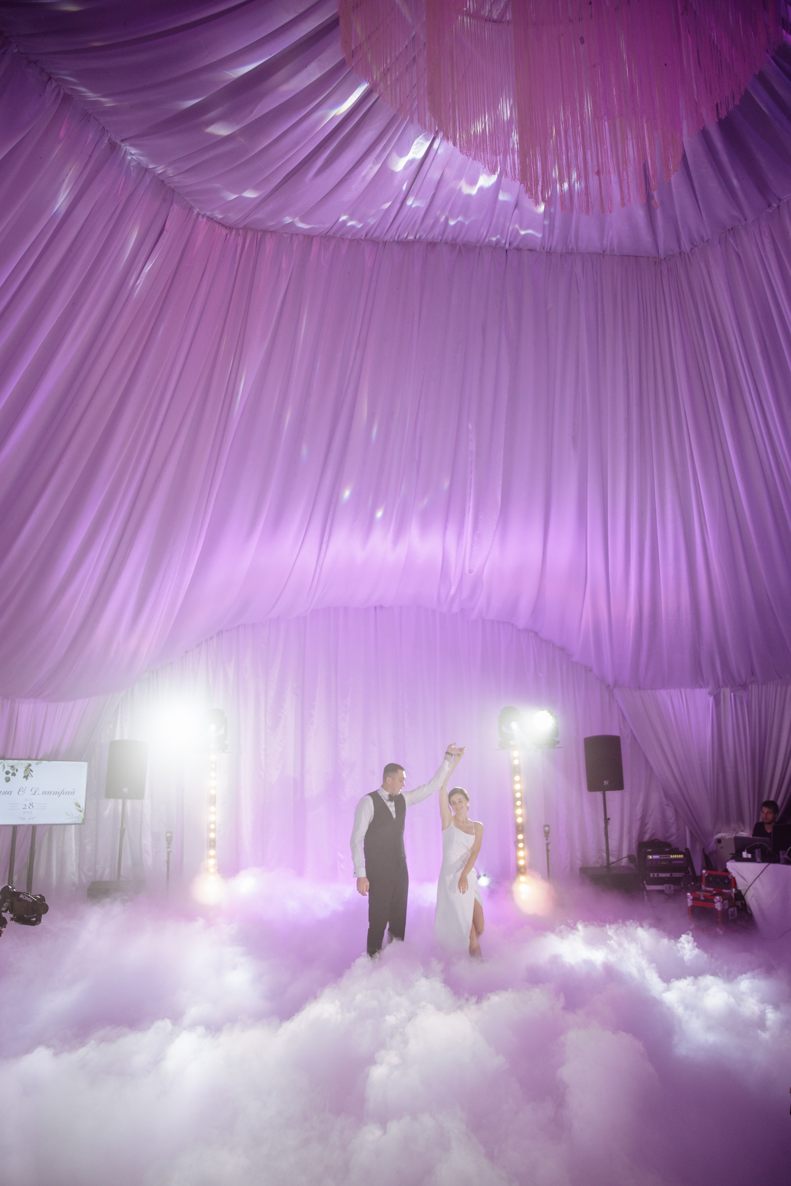 Банкет в шатре Кадницы. Свет на свадьбу Нижний Новгород Friends Rent