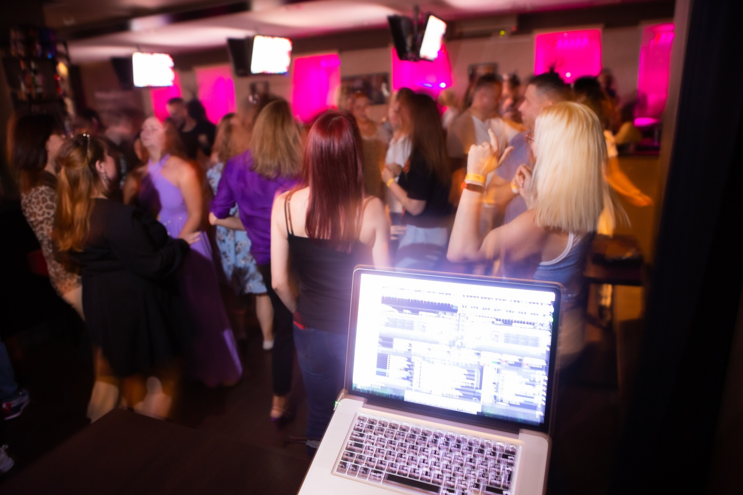 Лето, гуд бай! Клубная вечеринка | 25.08.23. Галерея Фантим