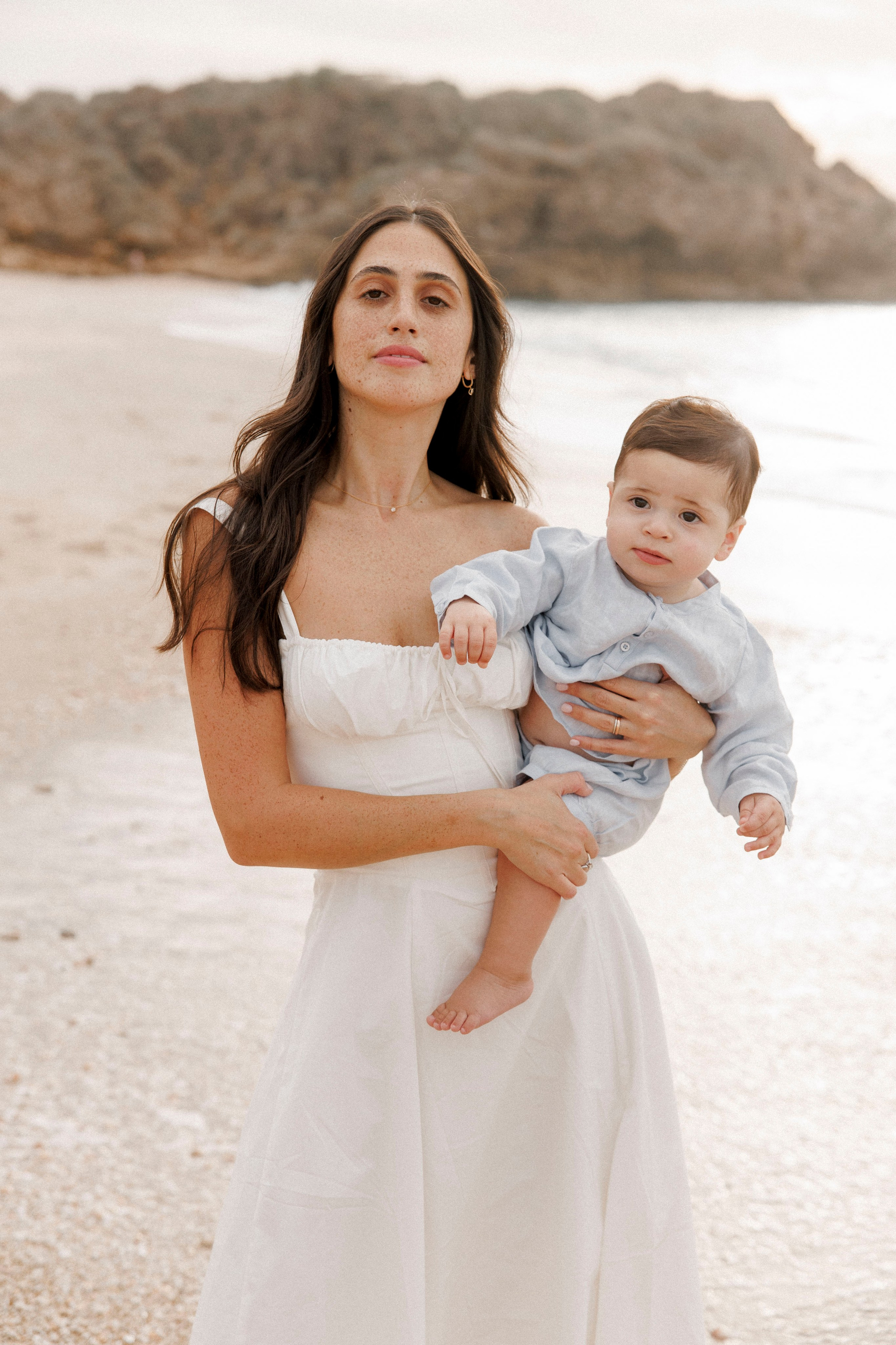 First year family photos near the sea. Главная