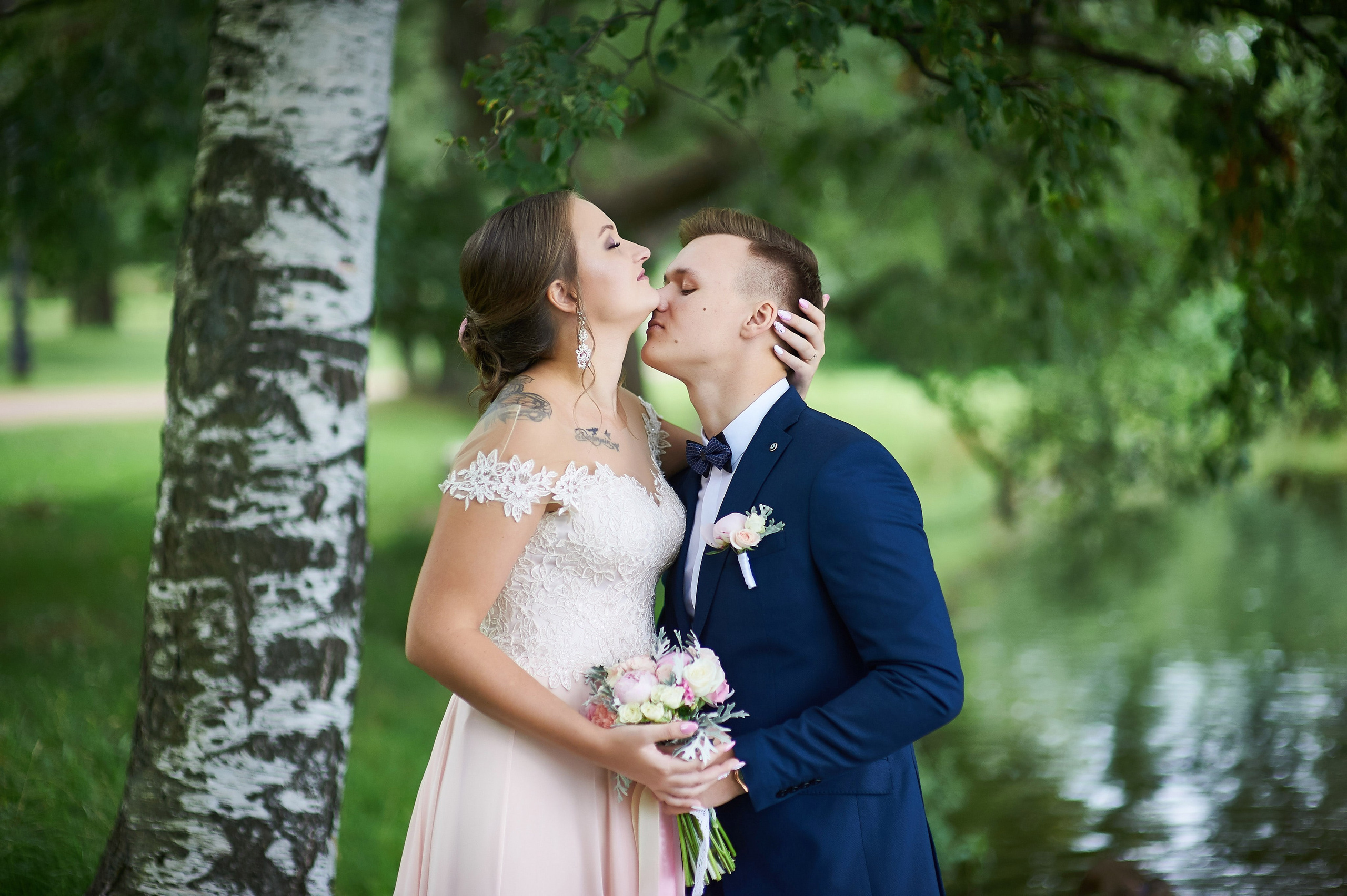 Ульяна и Дмитрий (свадебная прогулка в Сестрорецке под дождем, , фотосессия в верхнем парке Петергофа). Портретный, семейный и свадебный фотограф в Санкт-Петербурге и в Пушкине Ширяев Денис