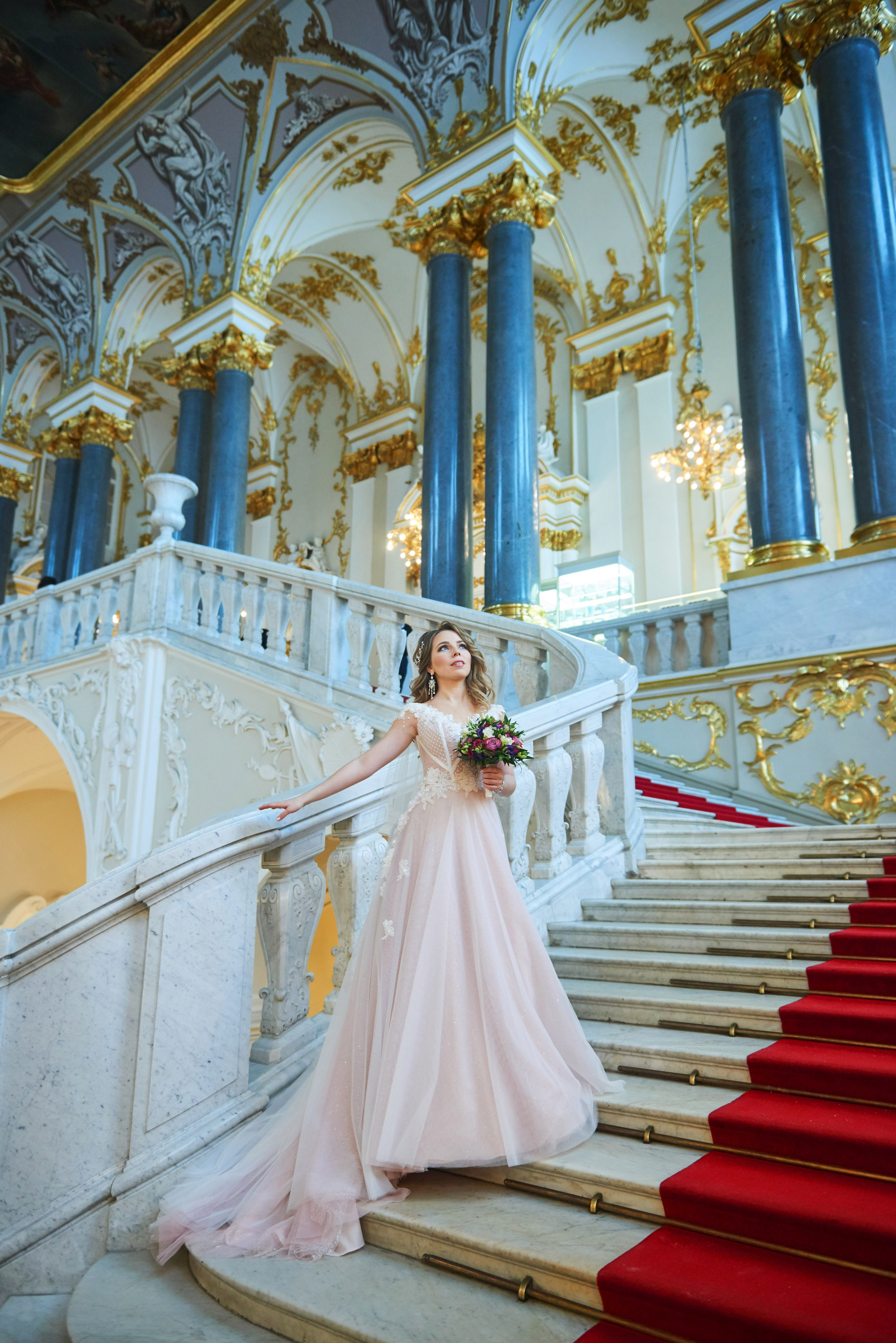 Елена и Иван (зимняя свадебная прогулка у Михайловского замка и фотосессия в Эрмитаже). Портретный, семейный и свадебный фотограф в Санкт-Петербурге и в Пушкине Ширяев Денис