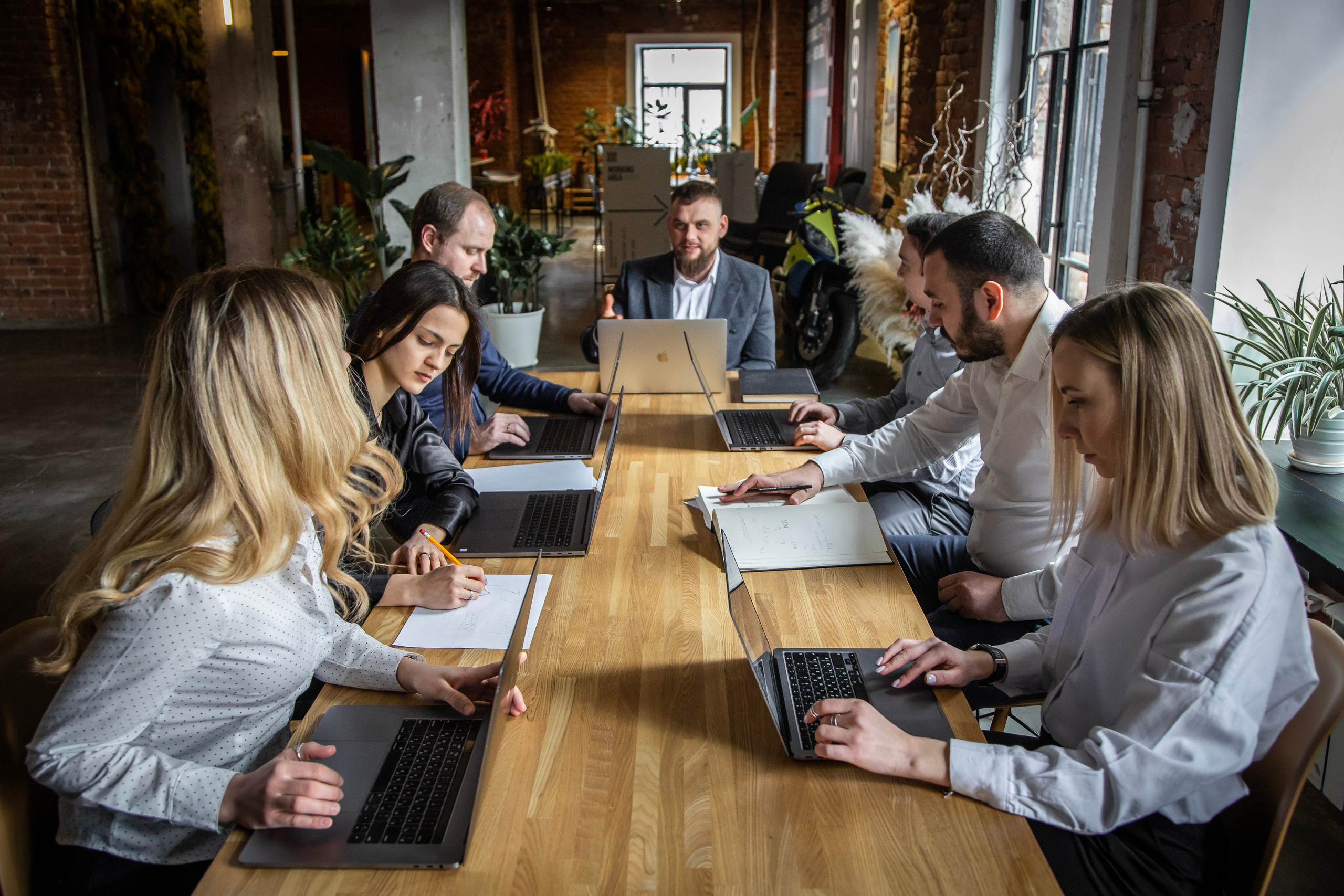 Фотосессия для бизнеса, контент для соцсетей, фото сотрудников. Свадебная, репортажная и бизнес съёмка в Ростове-на-Дону