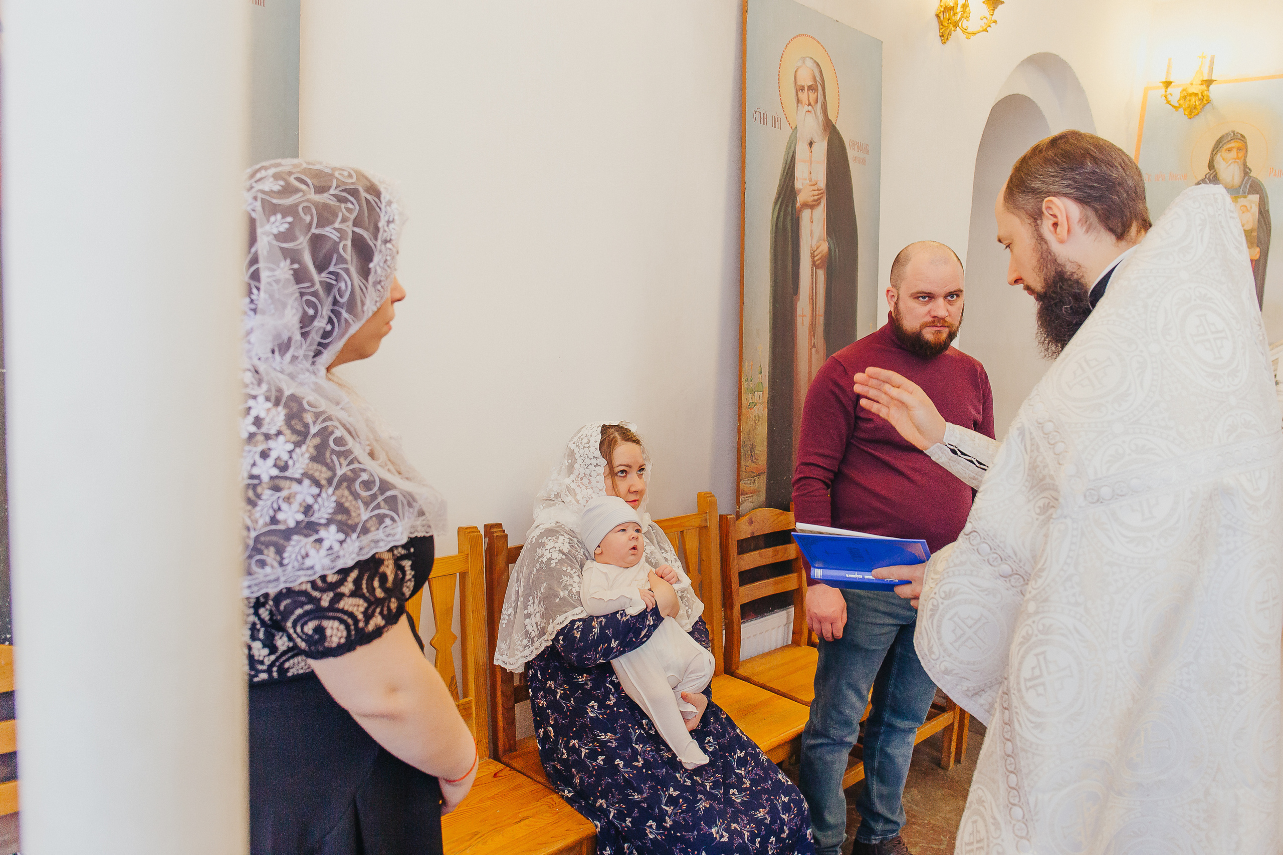 Крещение в Церкви Иконы Корсунской Божией Матери в с. Глинково. Фотограф новорожденных и детский в Сергиевом Посаде Кругликова Юлия