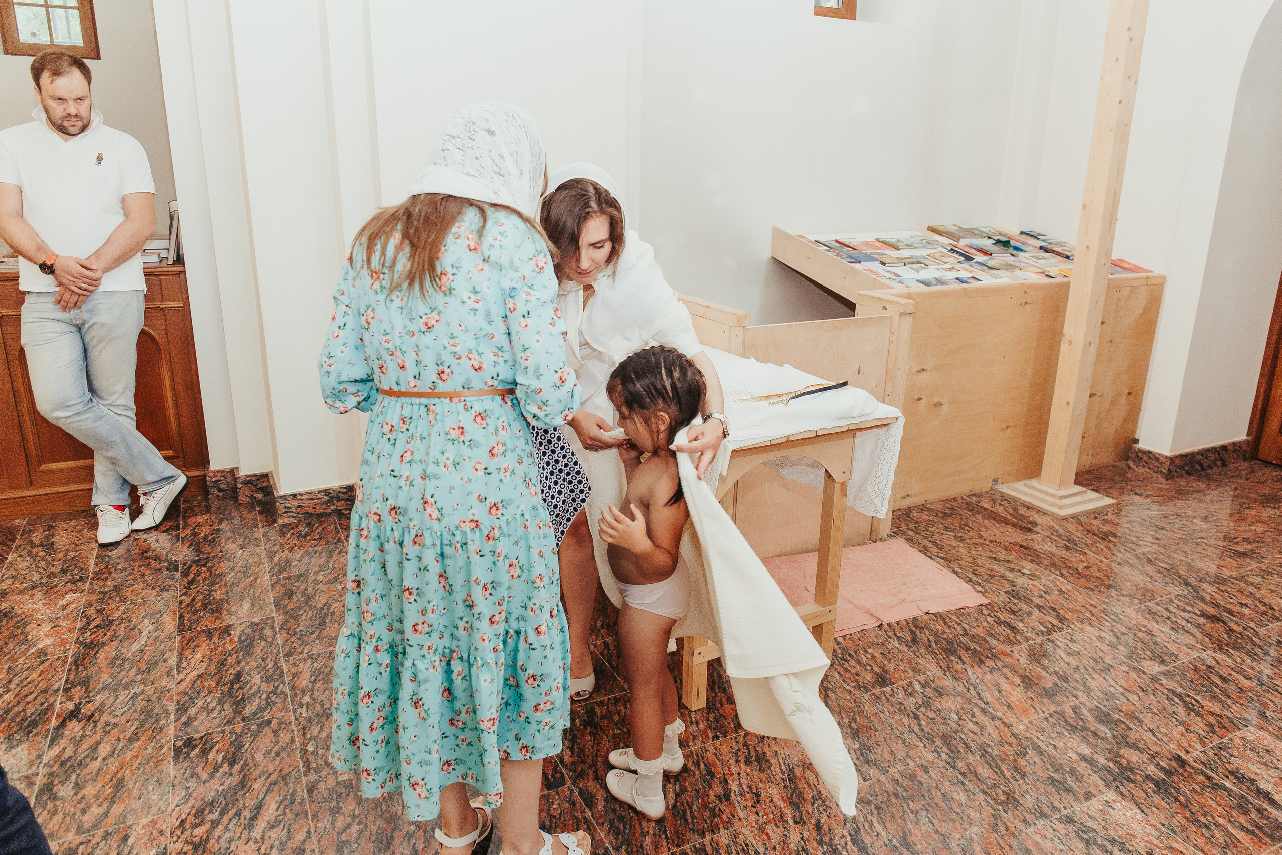 Крещение в Серафимовском храму в Хотьково