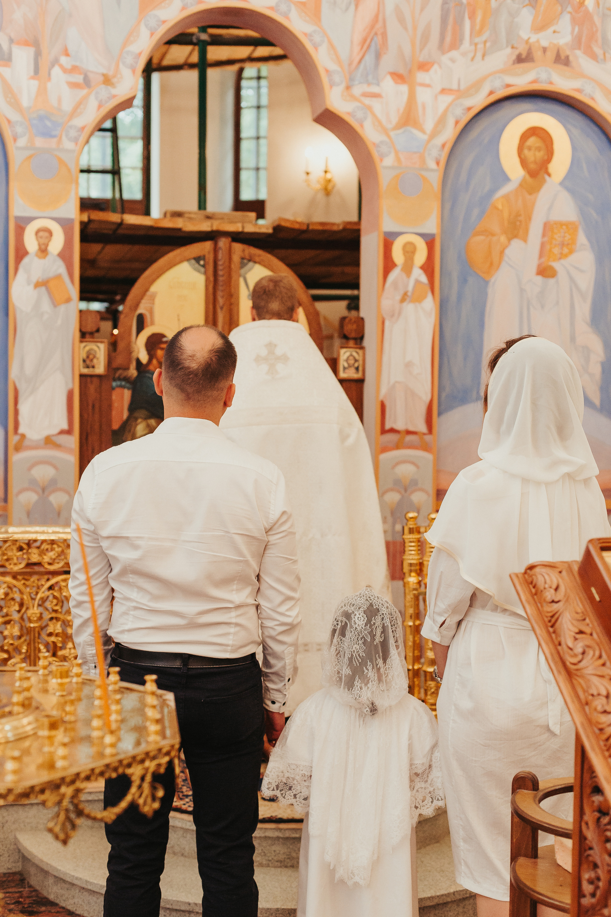 Как проходит крещение ребенка