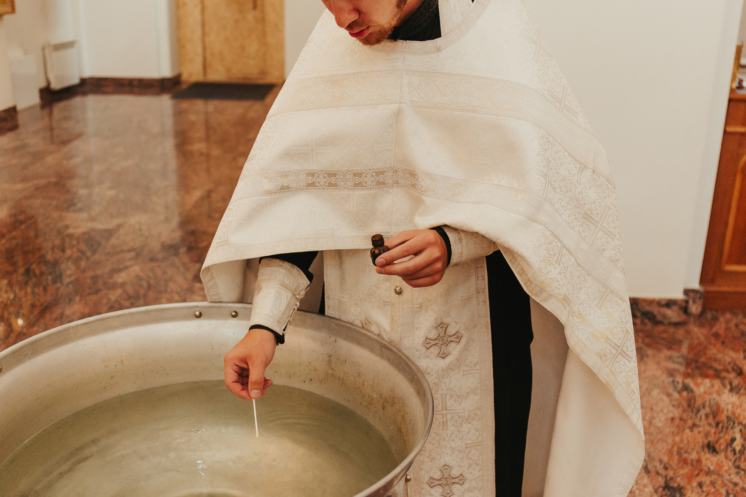 Крещение в Серафимовском храму в Хотьково