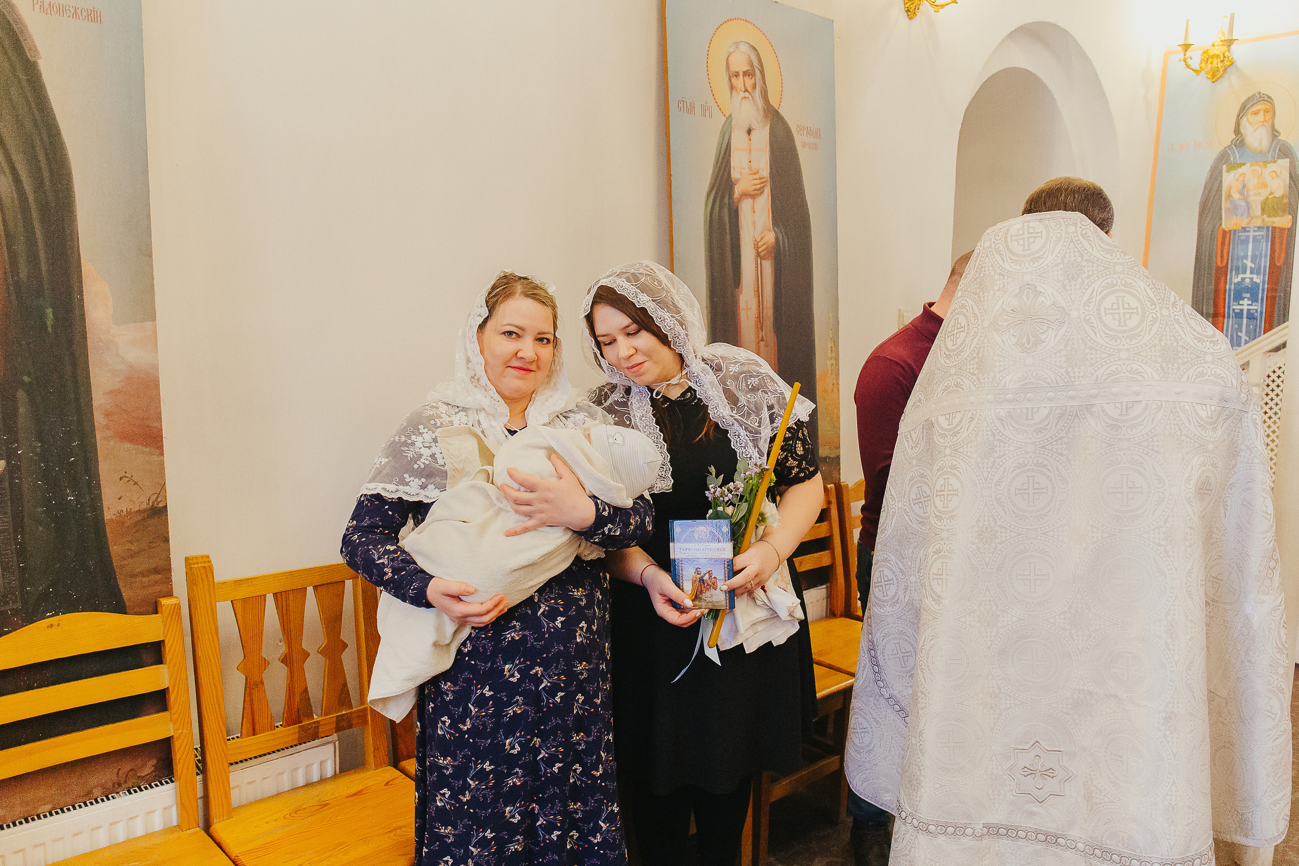 Крещение в Церкви Иконы Корсунской Божией Матери в с. Глинково. Фотограф новорожденных и детский в Сергиевом Посаде Кругликова Юлия