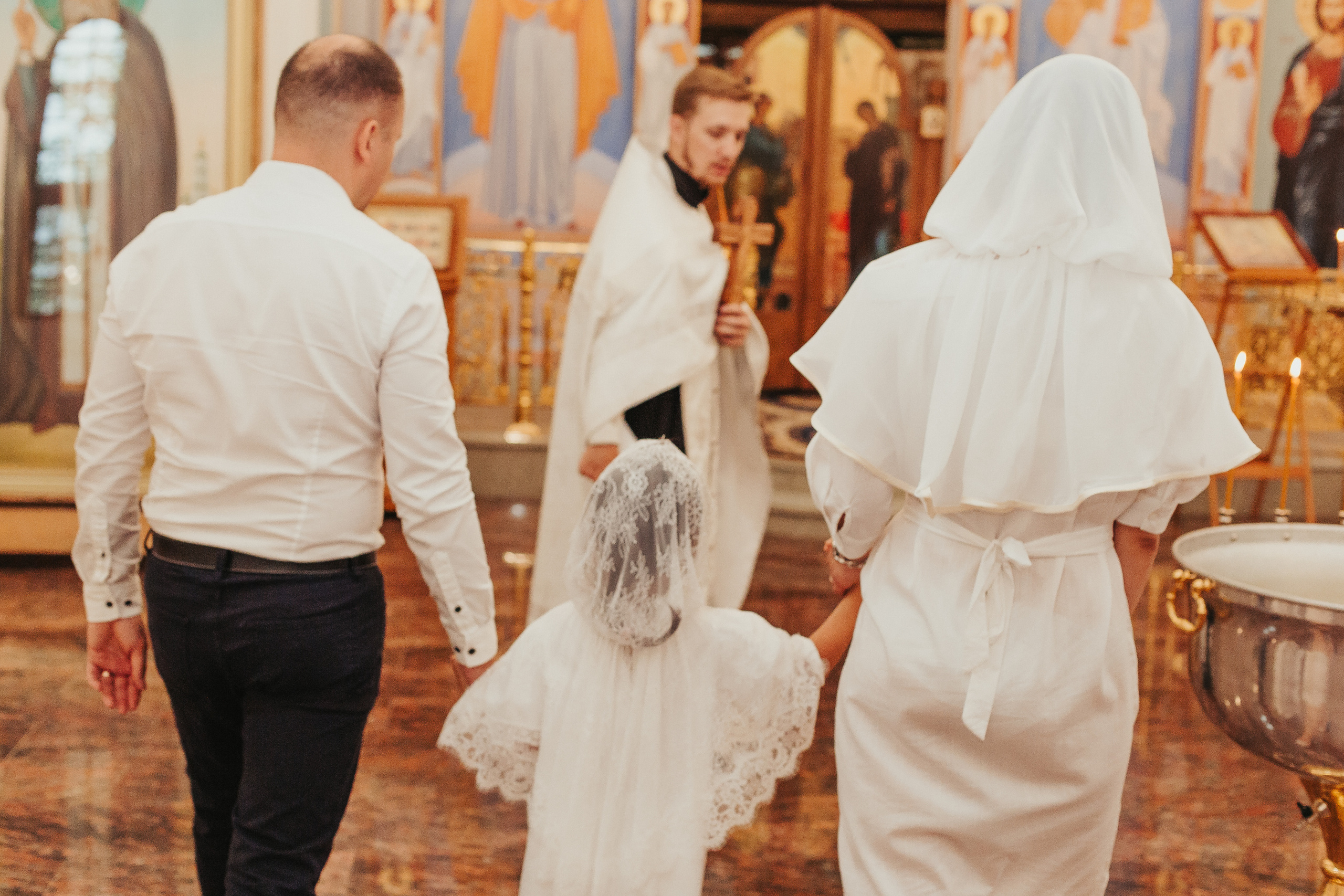 Как проходит крещение ребенка