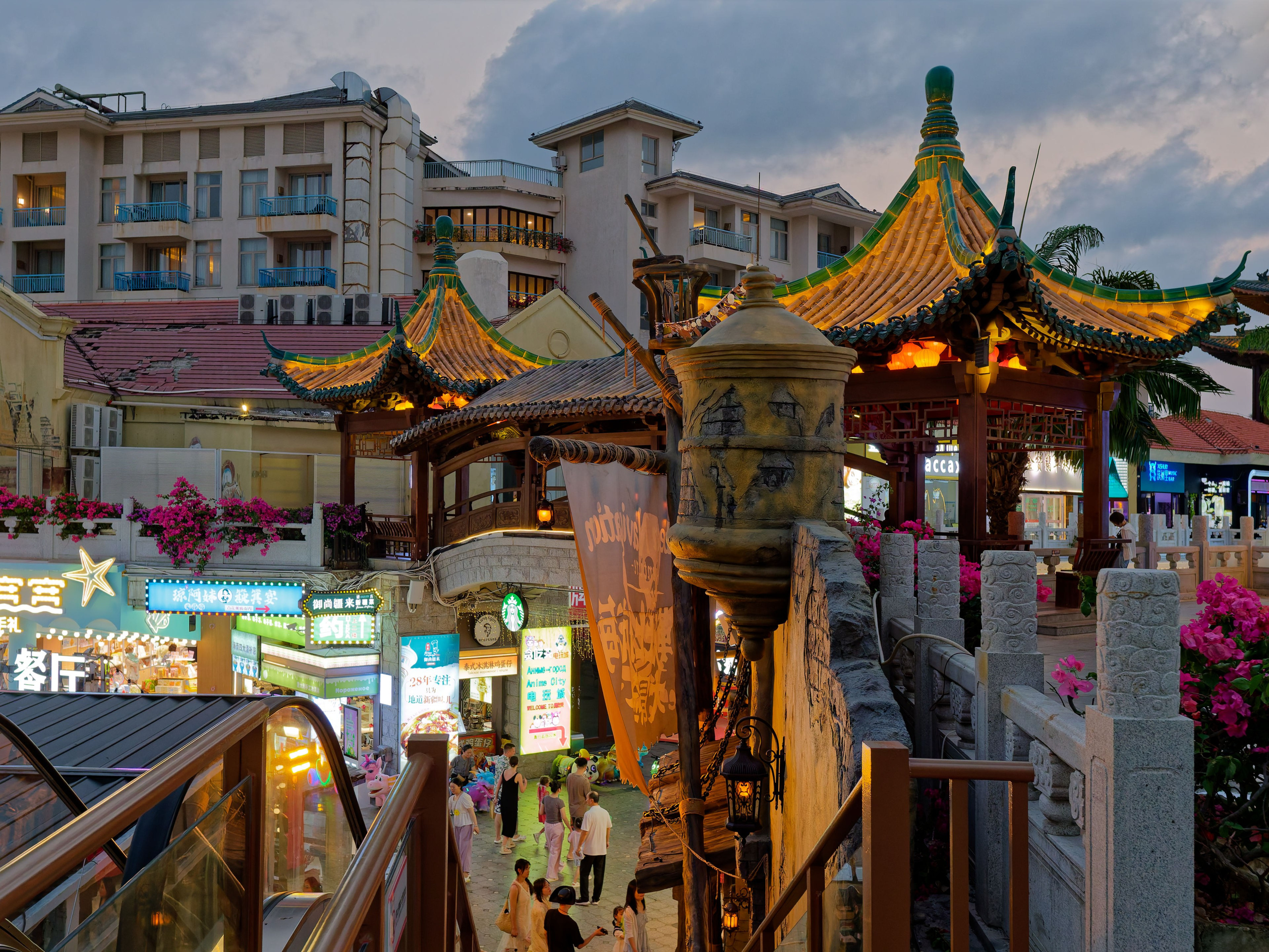 Хайнань 2026, Большой ночной базар в Ялунване. Фотопрогулки по Миру