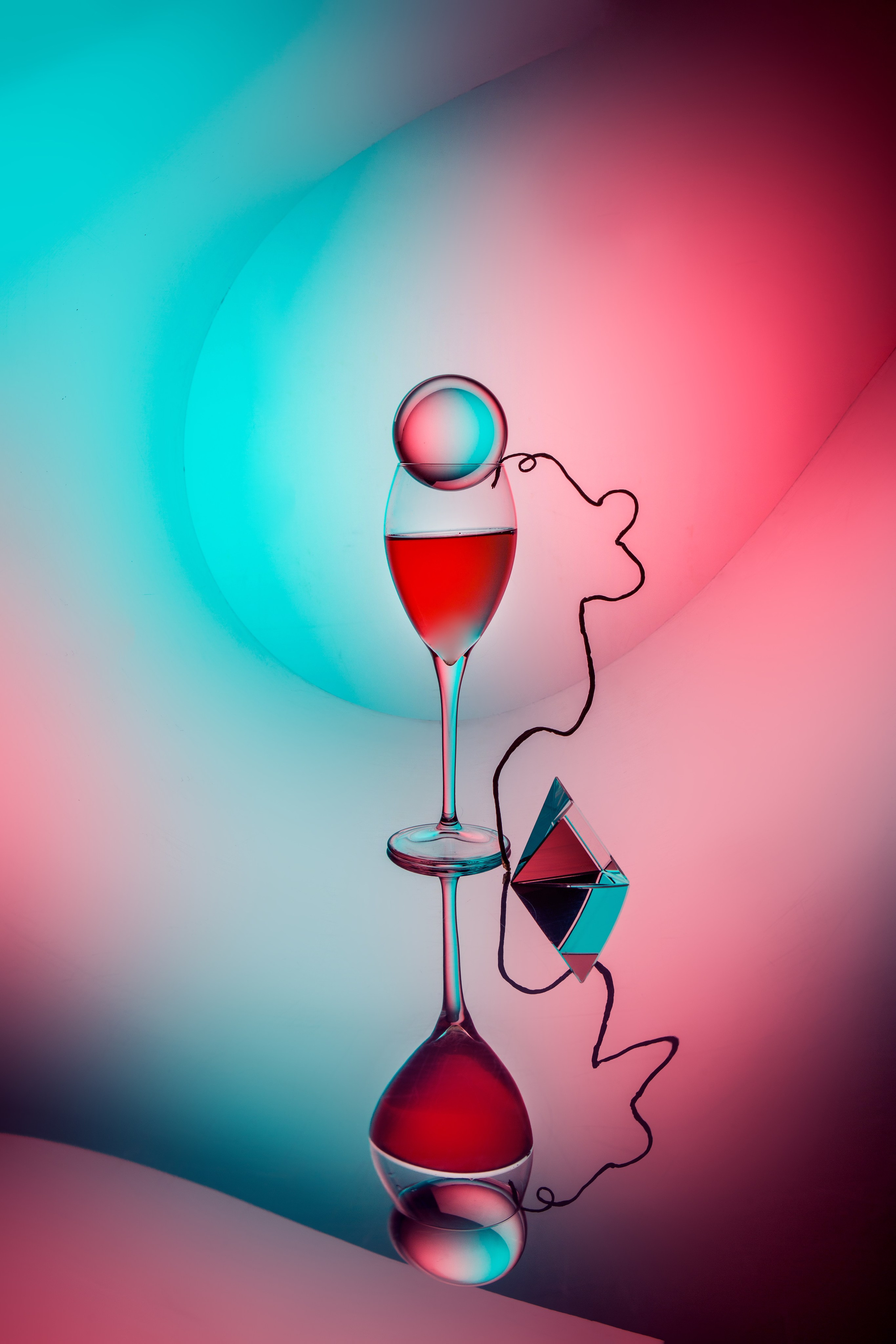 Пьяная чашка. Фотограф Мария Кольцова