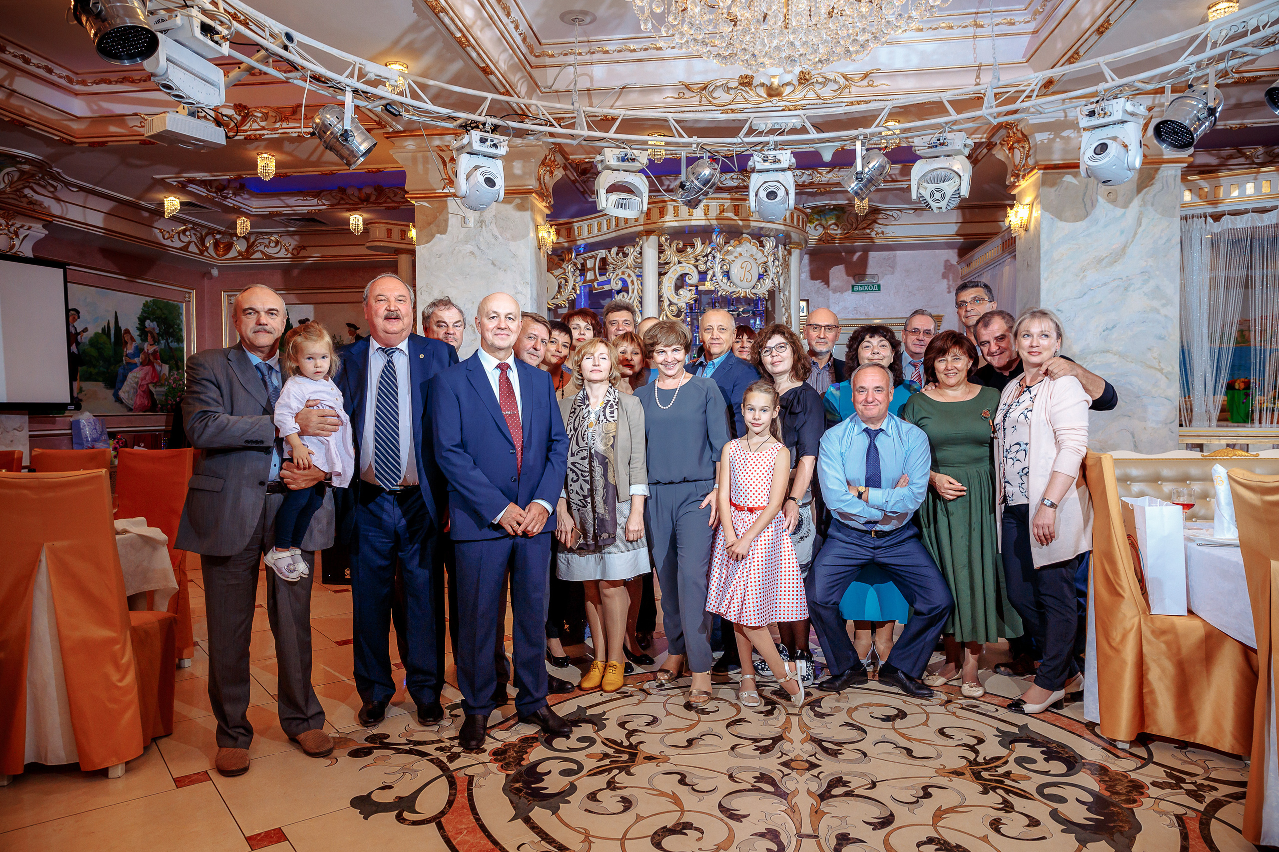 Фотограф на день рождения в ресторан Версаль в Королеве