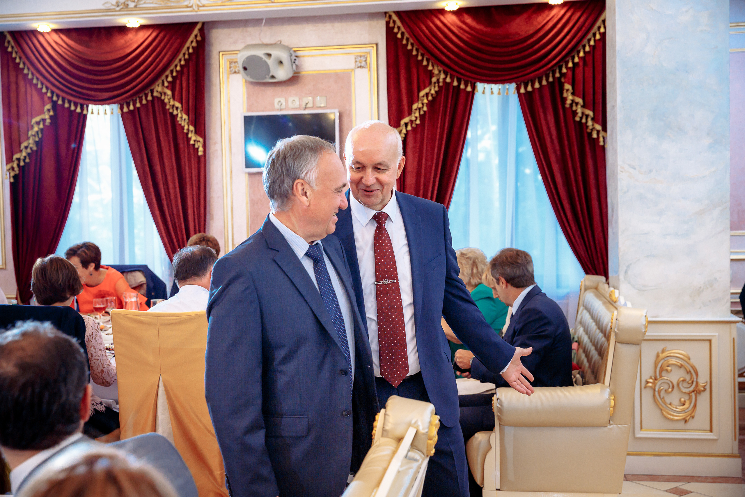 Фотограф на день рождения в ресторан Версаль в Королеве