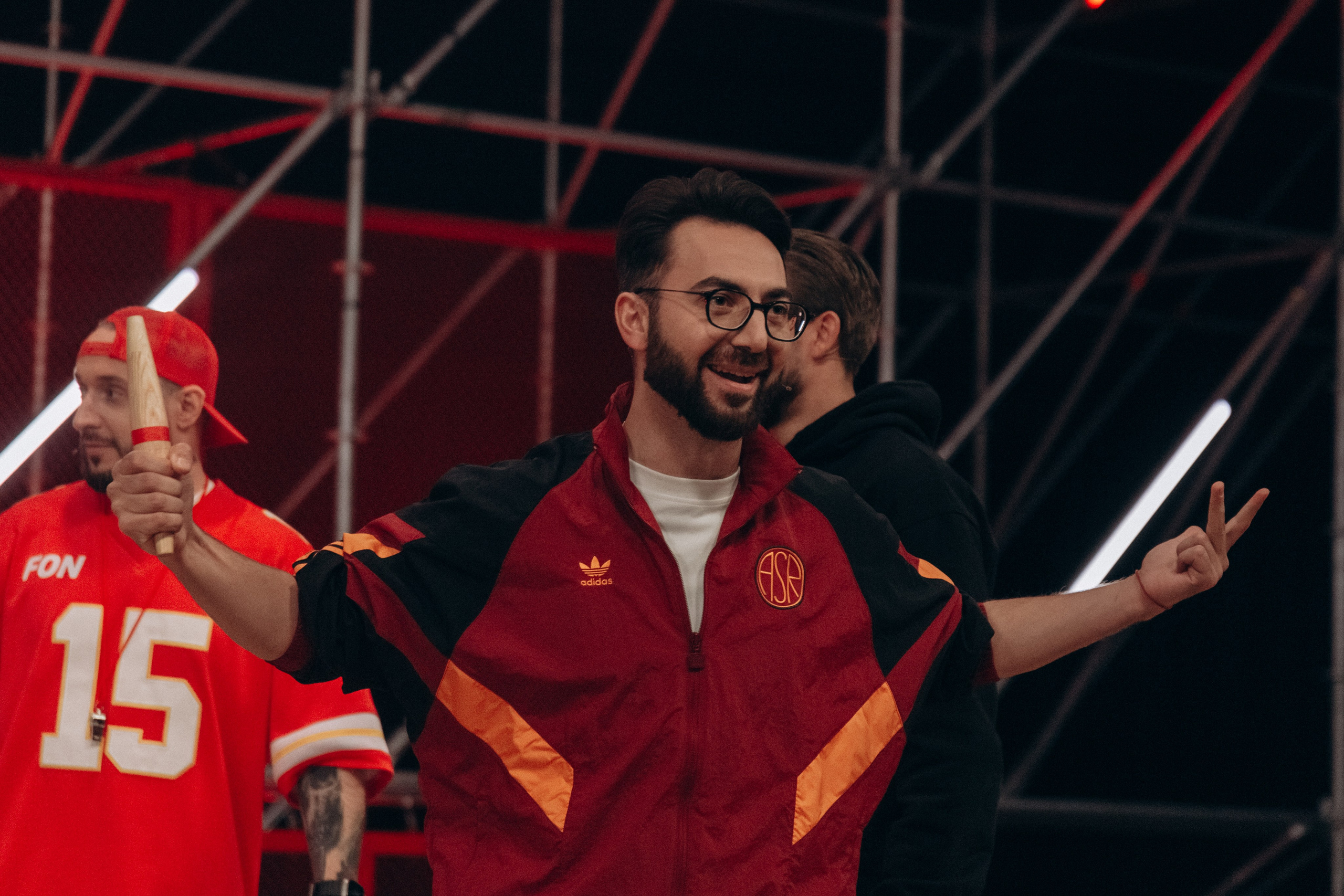 Зацени Игру. Олег Левин — профессиональный концертный и бэкстейдж фотограф в Москве