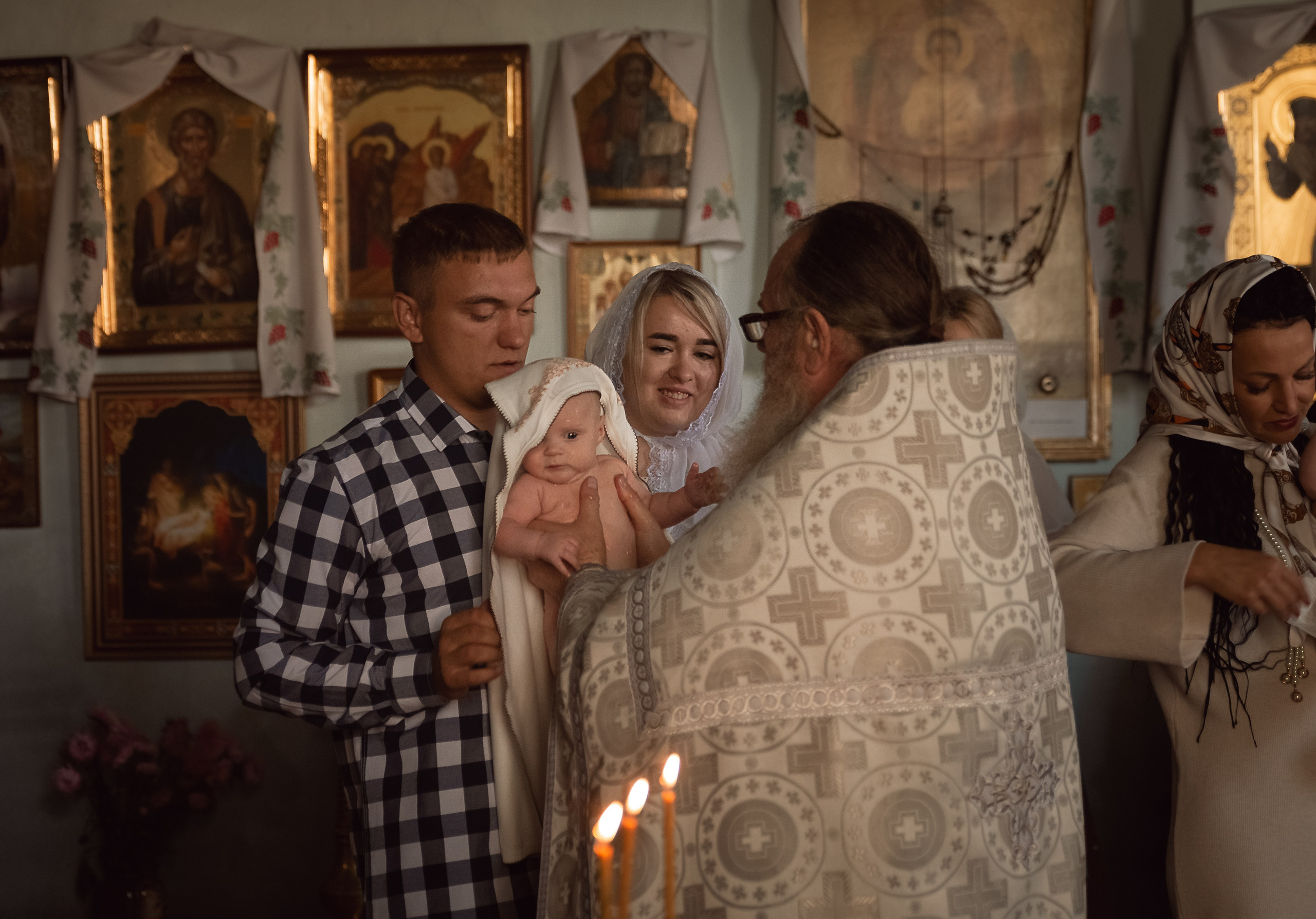 Крещение Олеси. Троицкая церковь. Фотограф новорожденных Екатеринбург, Первоуральск
