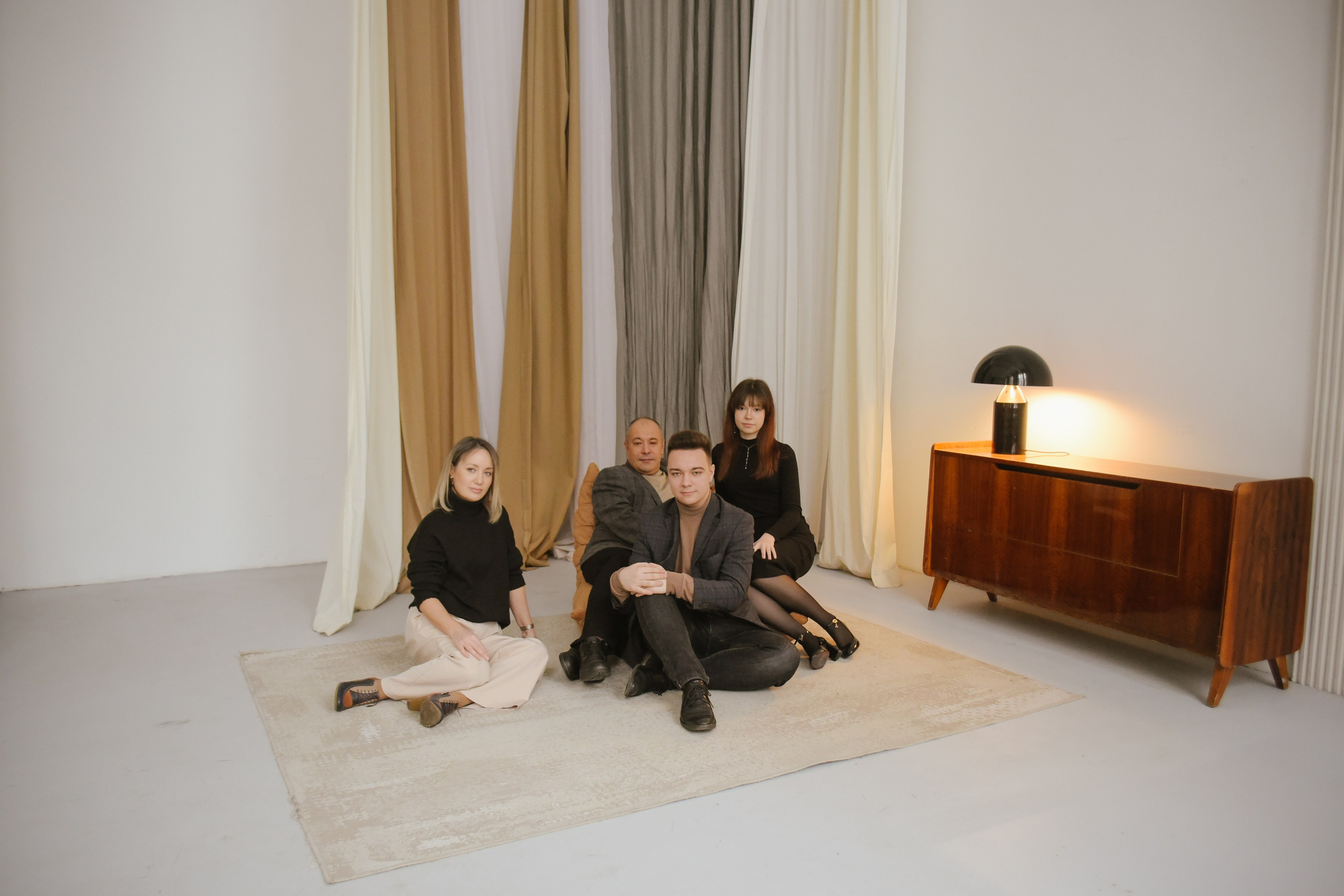 Молодые родители и взрослые дети. Фотограф Лола Волна, город Москва