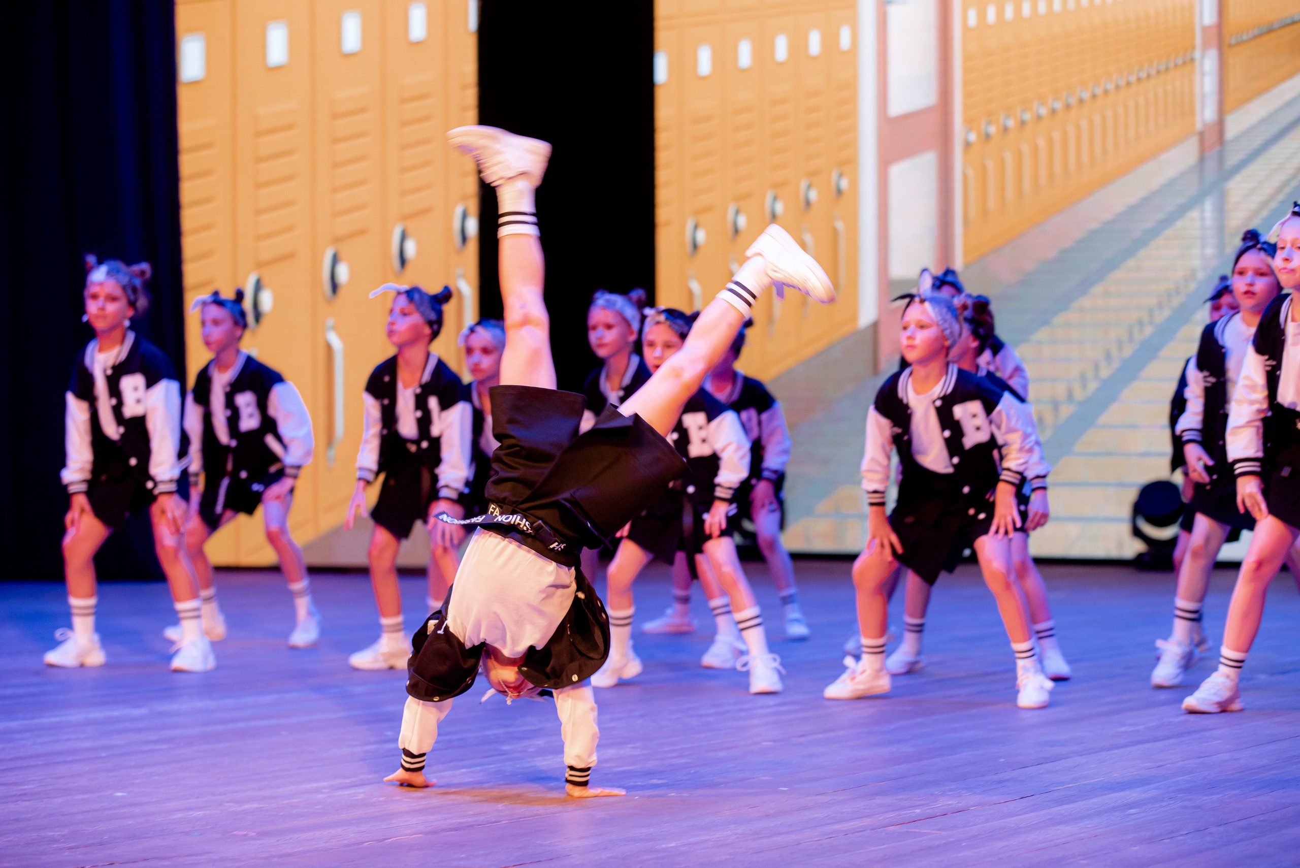 30 Школа. Вручение и Банкет. ДК Юбилейный и Банхоф. Фотограф в Волгограде и Волжском Александр Горбань