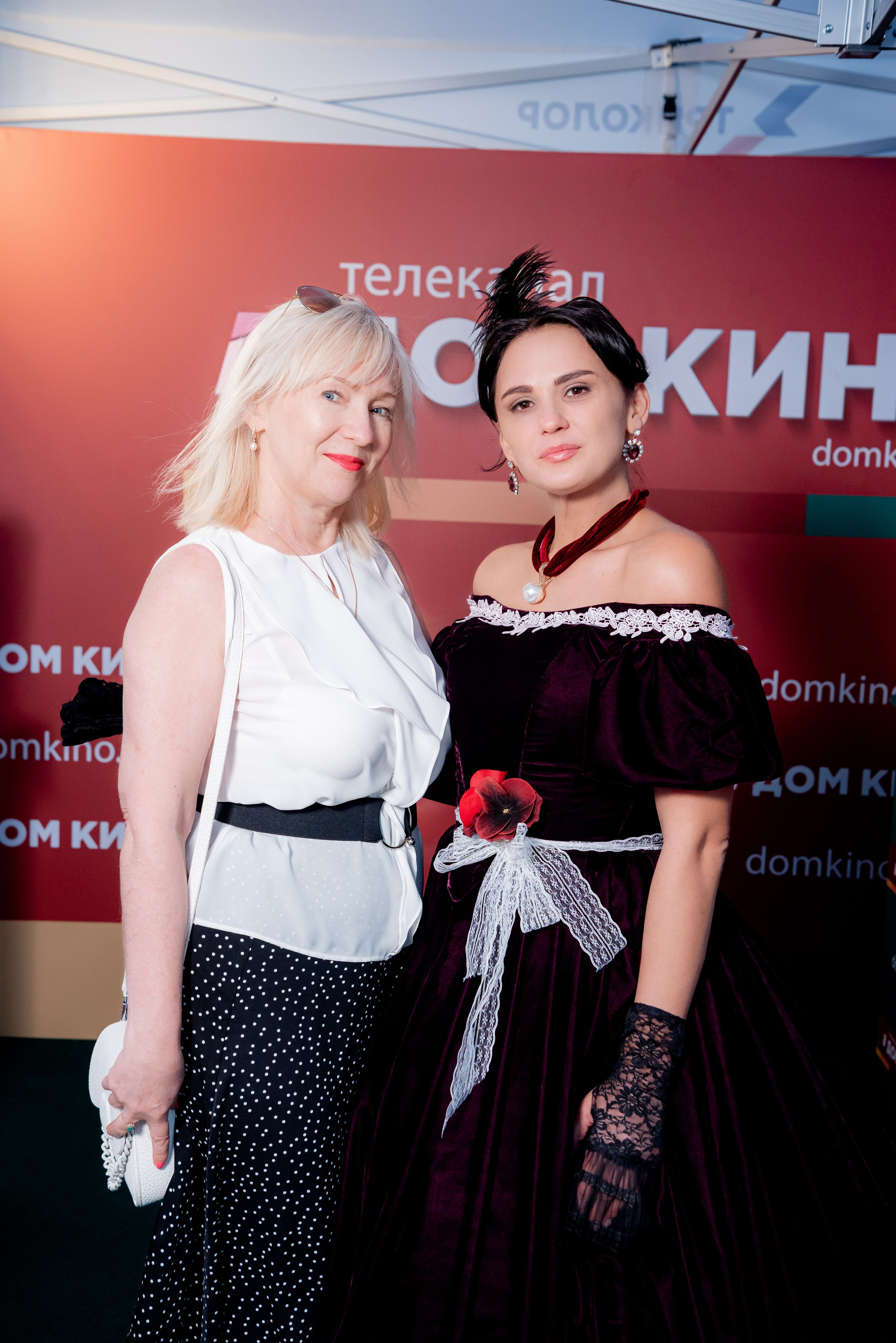 Портретные фото с артистами в палатке Триколор Дом Кинов на день города Волгоград. Фотограф в Волгограде и Волжском Александр Горбань