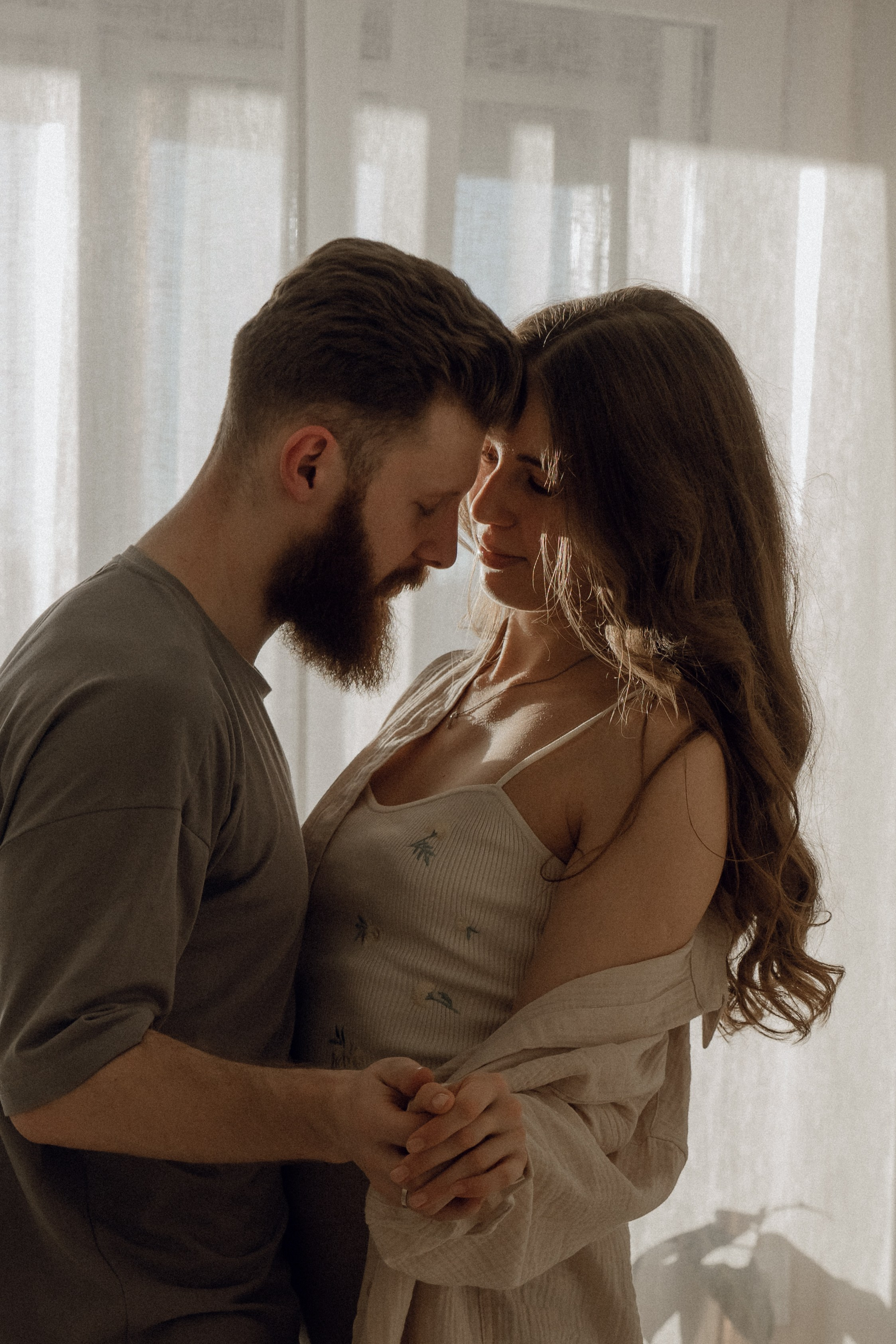 Парная домашняя фотосессия в Архангельске. Портретный и свадебный фотограф в Архангельске Елизавета Стрекаловская