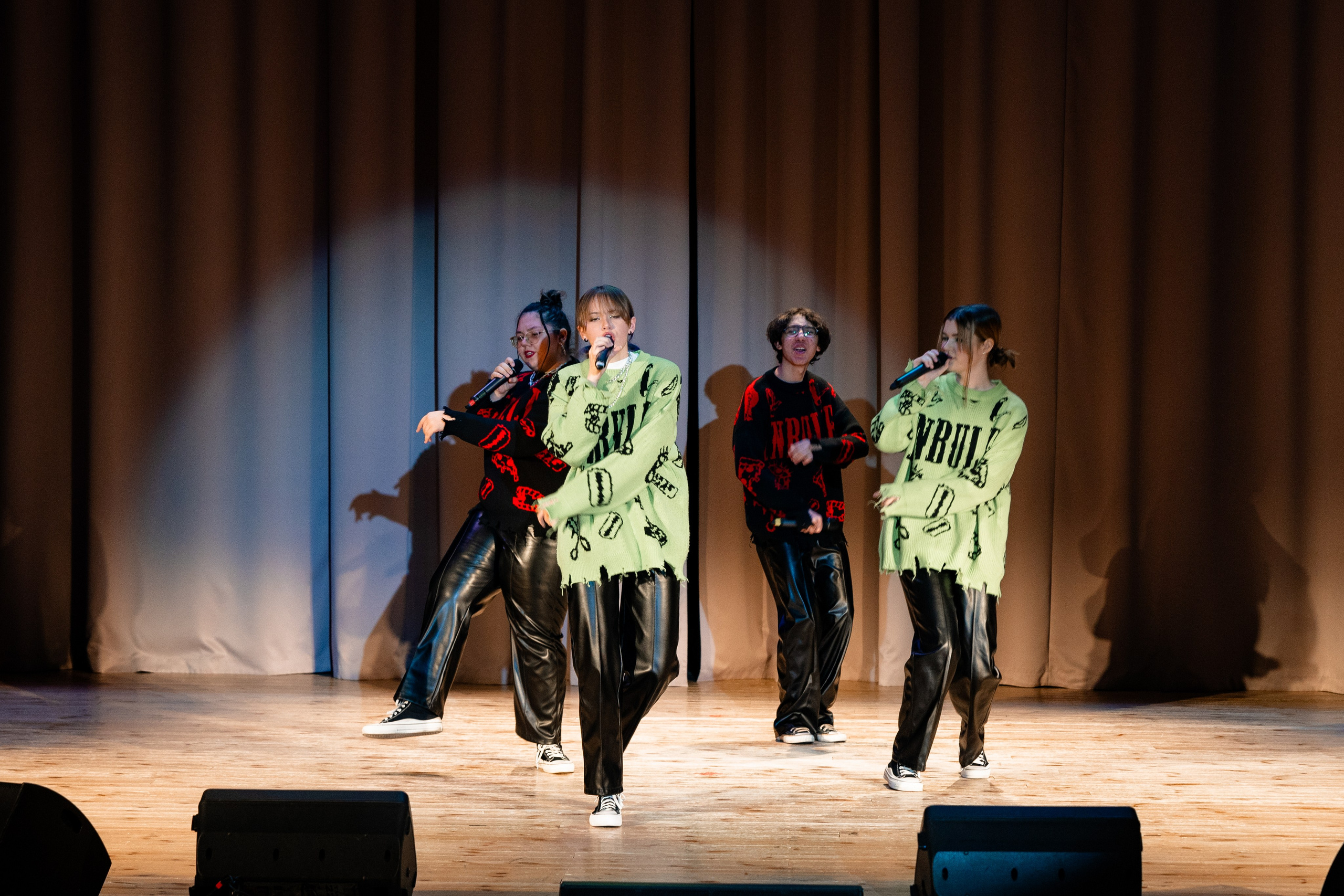 Концерт ДК Буривестник. Фотограф Никита Комаров