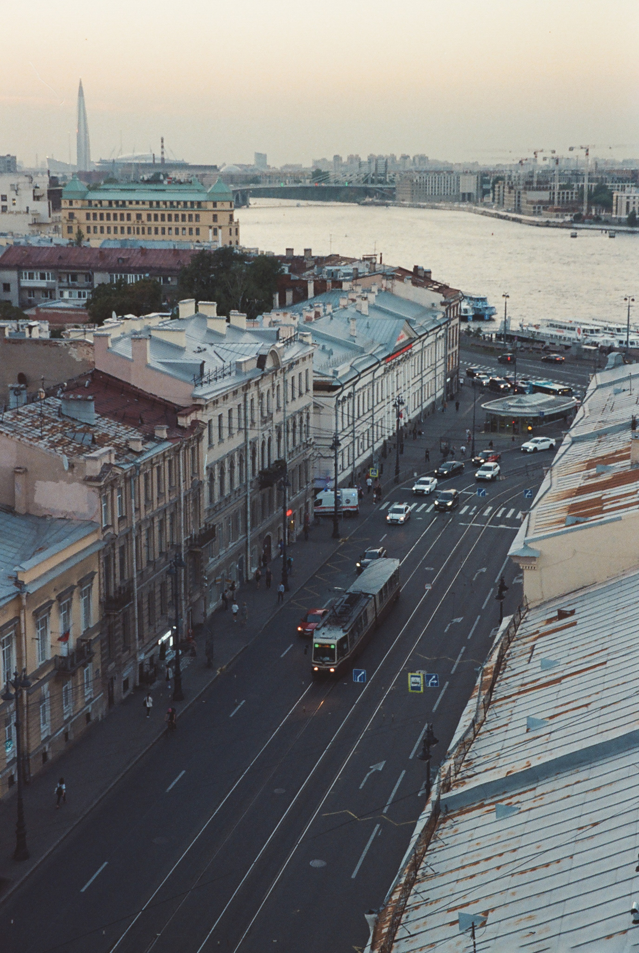 Фотографии цветные. Свадебный и семейный пленочный фотограф в Петербурге Истомина Ирина
