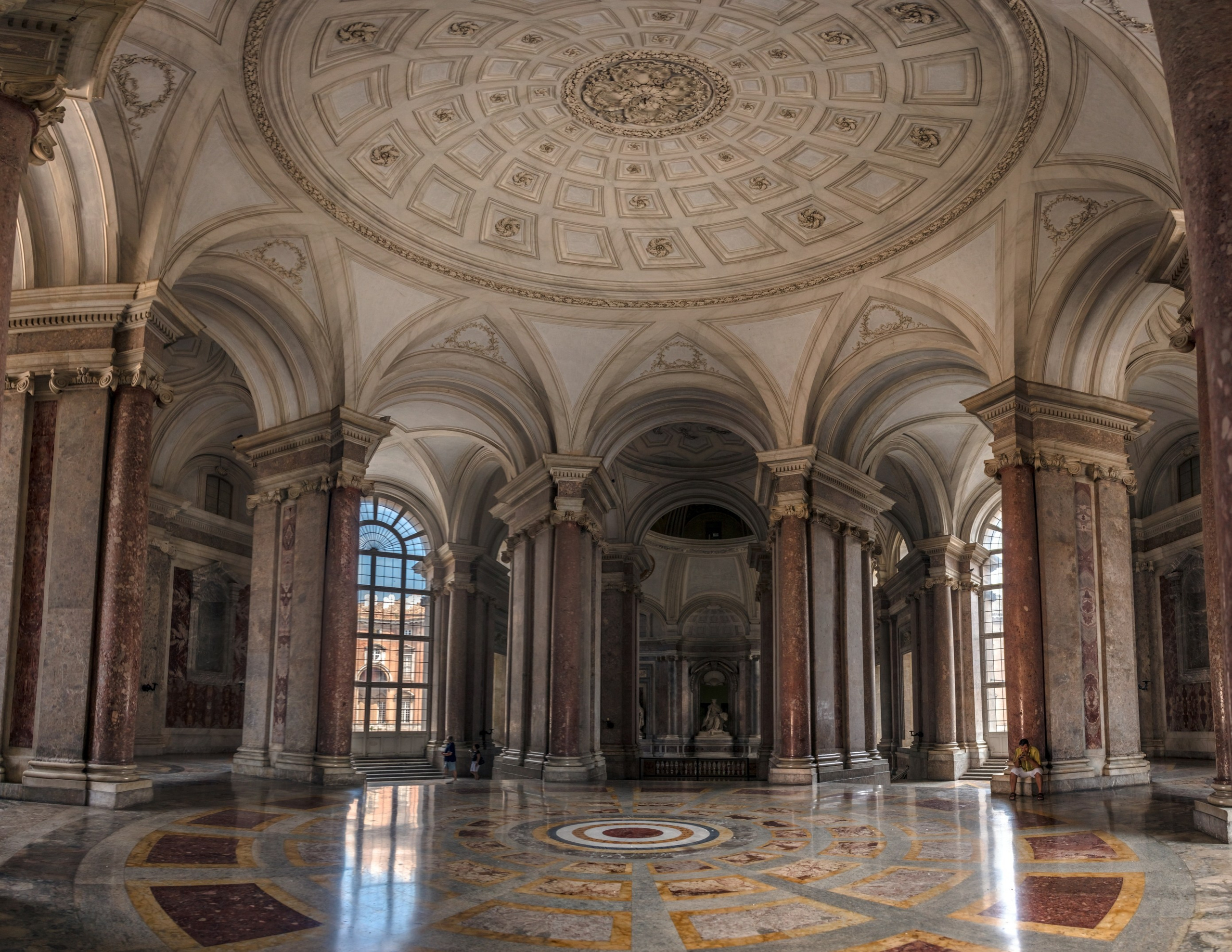 Италия Кампания Казерта. Фотограф Лара Кучина