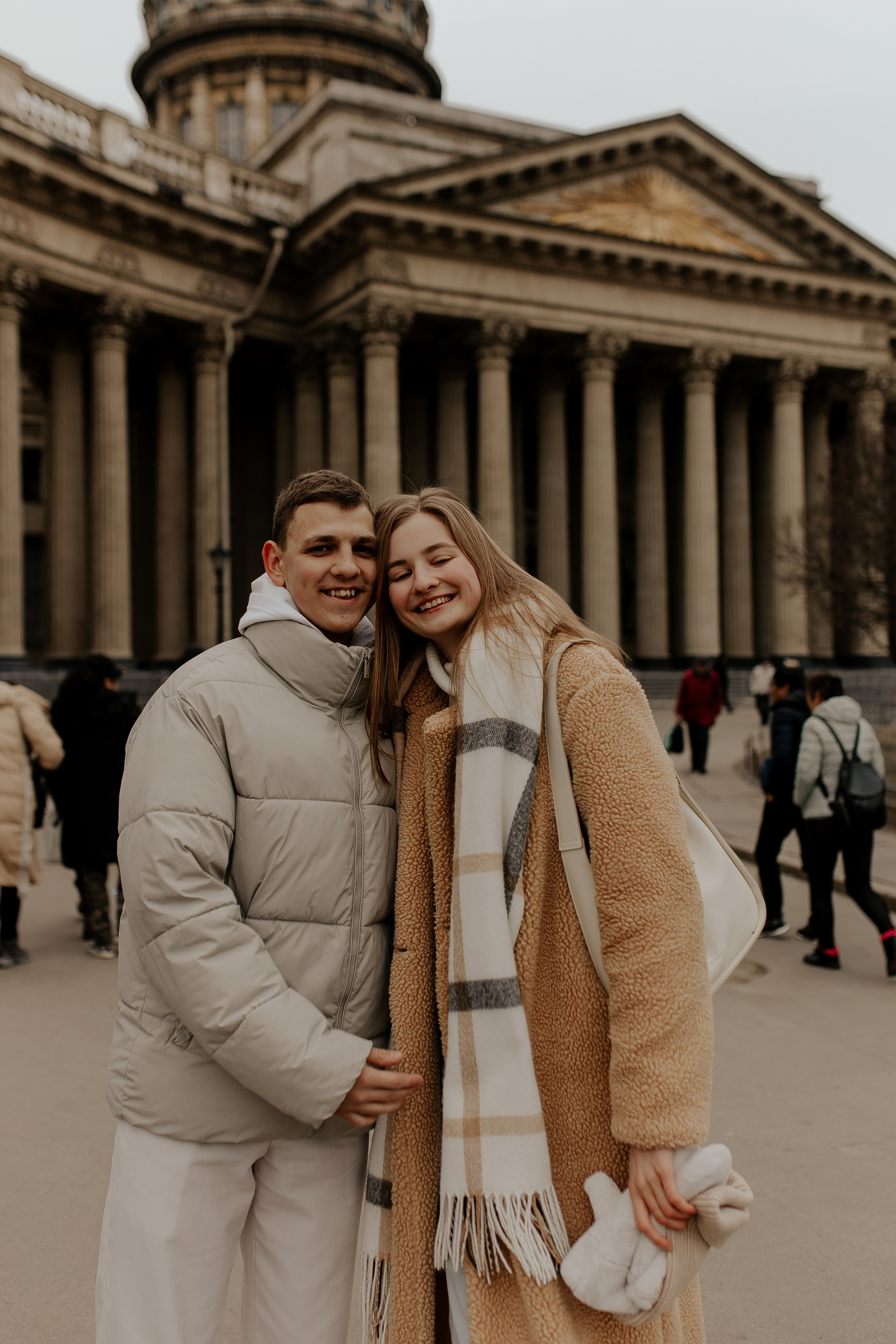 Лавстори у Казанского собора. Фотограф в Санкт-Петербурге Лиза Семченкова