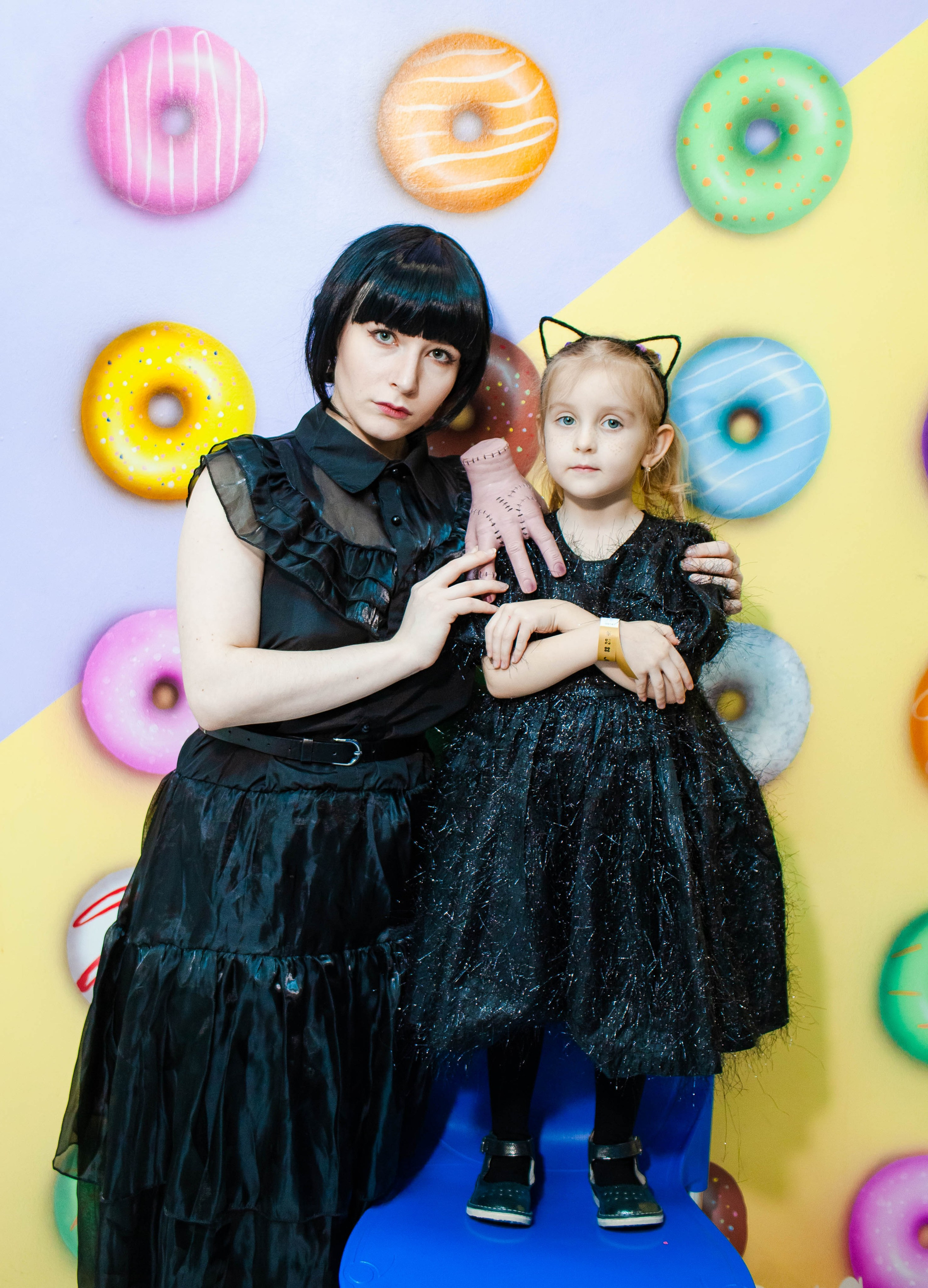 День Рождения Анечки в стиле Уэнсдей. Детский и семейный фотограф в Санкт-Петербурге Елизавета Сорокина