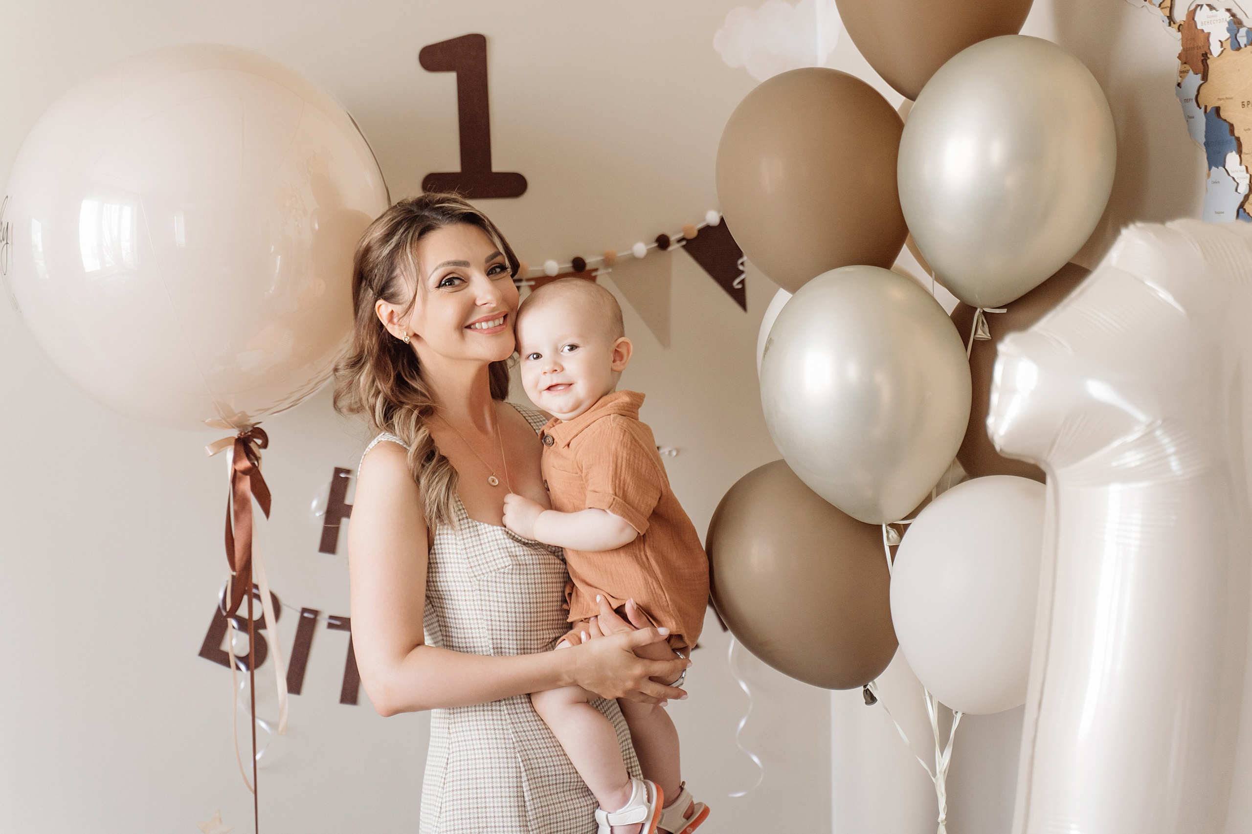 1 годик Русланчику (снимли дома). Свадебный фотограф