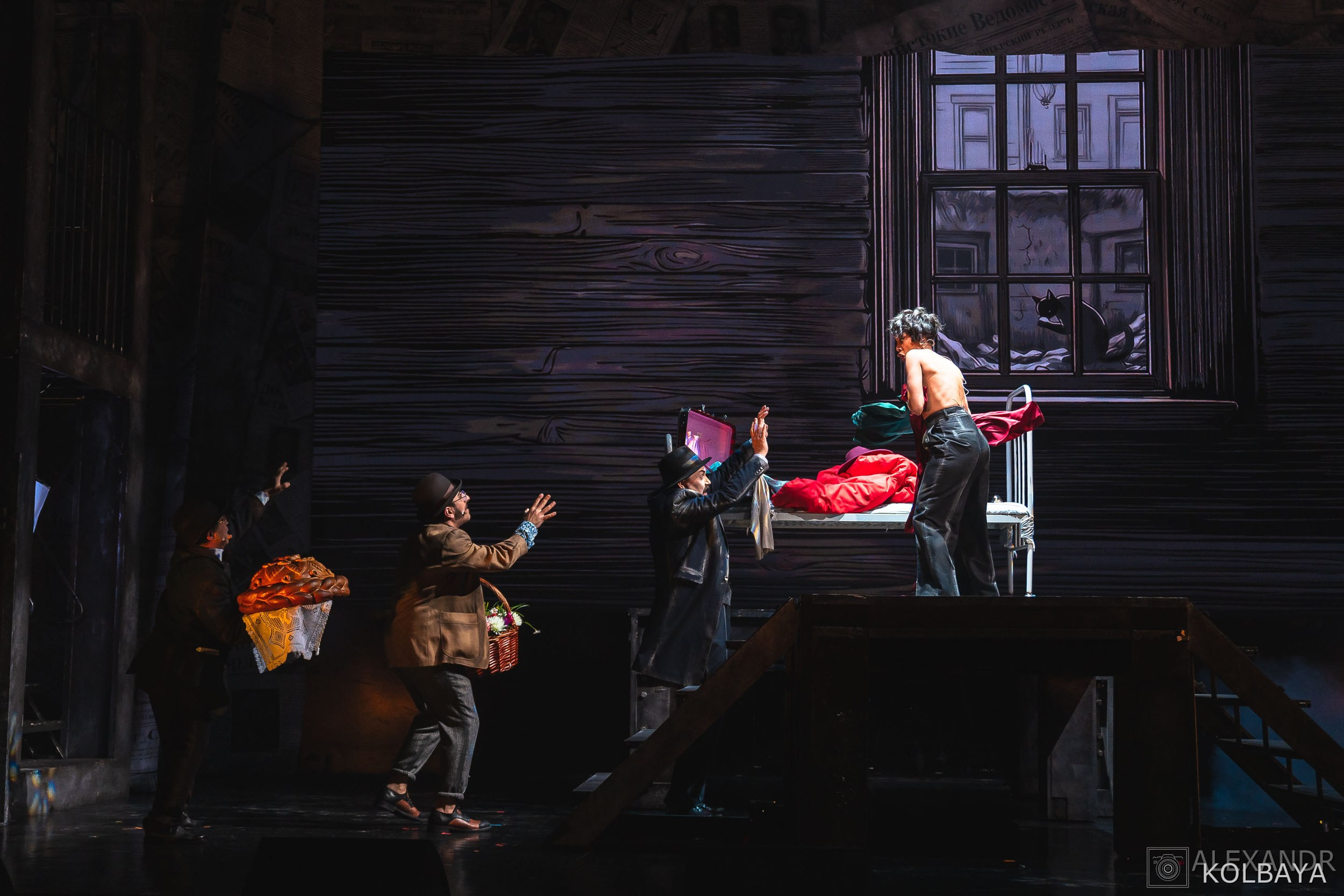 Фотографии со спектакля «Однажды в городе N». Концертный и театральный репортажный фотограф в Москве Александр Колбая