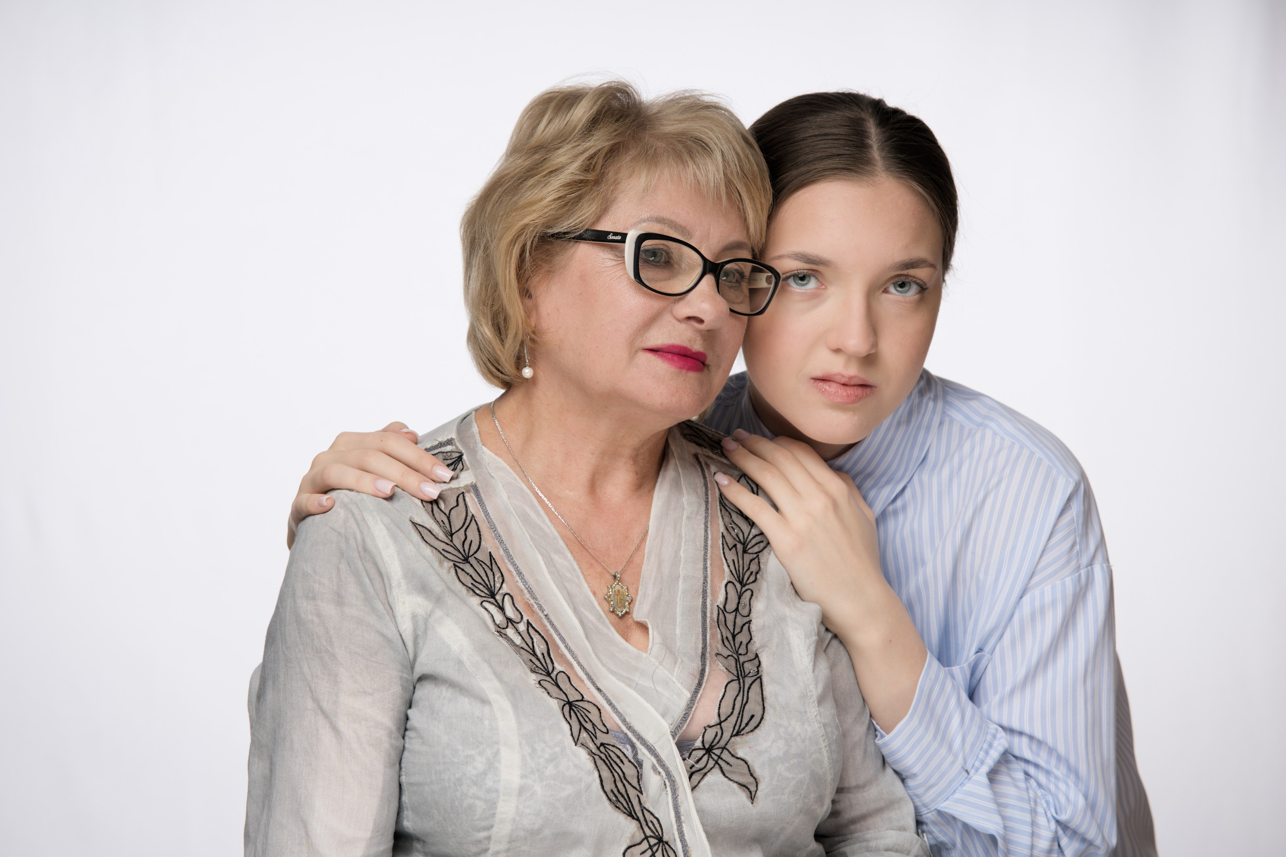 Арина с бабушкой. Портретный фотограф в Тюмени Баталина Ольга