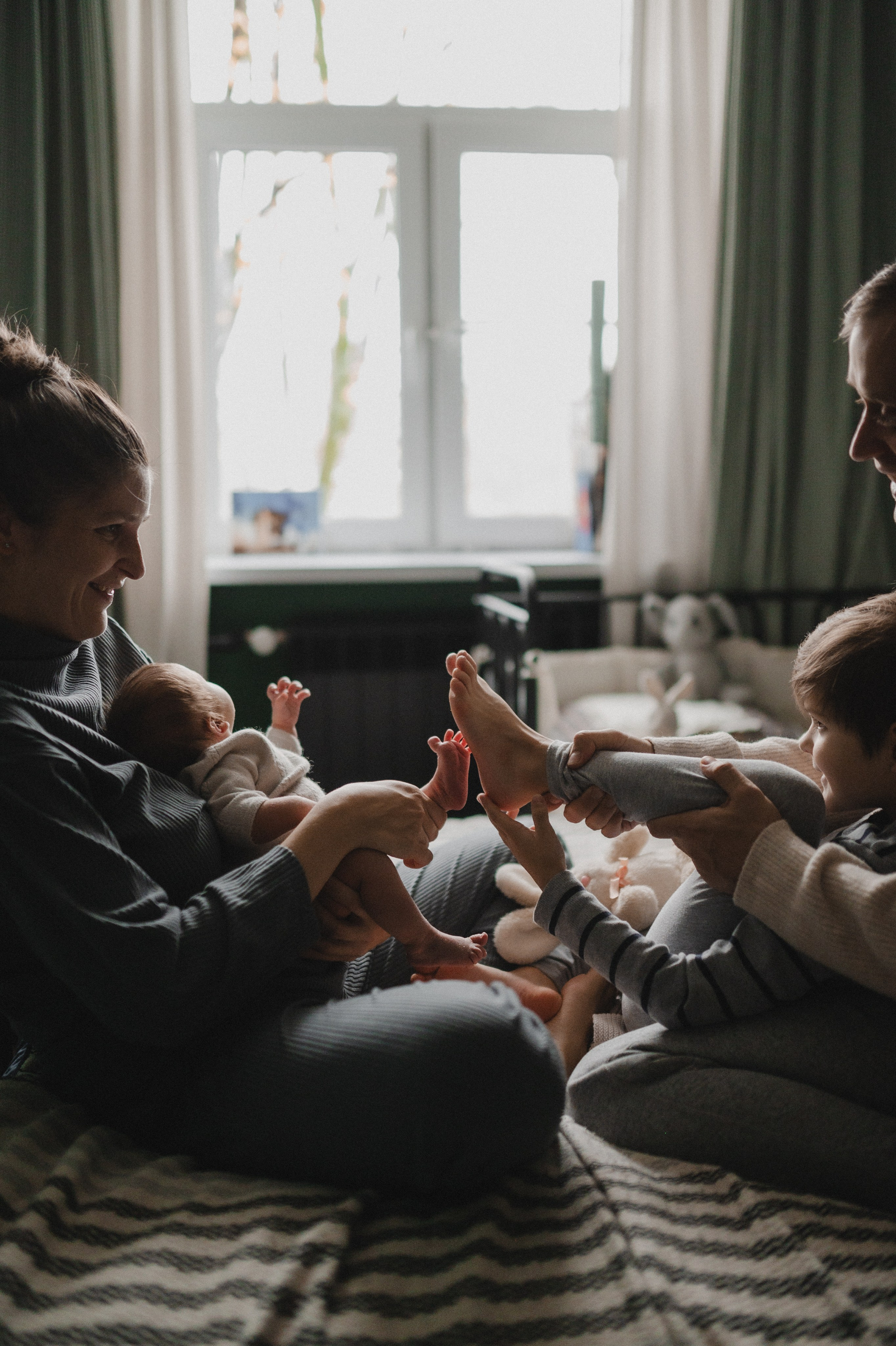 Дима, Нелли, Марк, Нина и Кира дома. Семейный и свадебный lifestyle-фотограф в Москве Мария Петрова