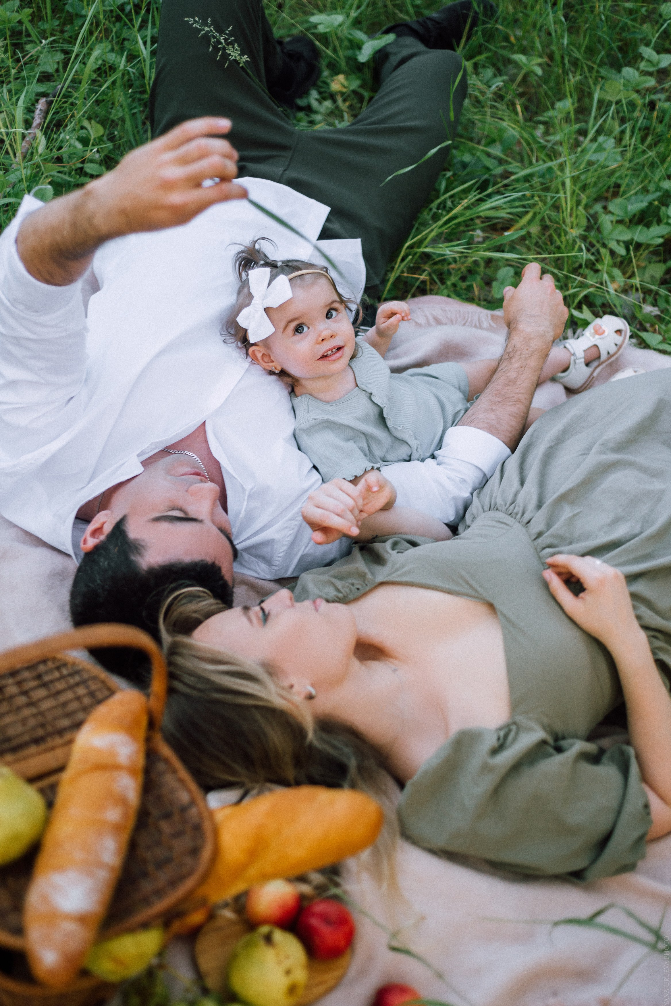 Семейная фотосессия на природе. Свадебный и контент- фотограф в Тольятти, Самаре, Москве Яна Уруева