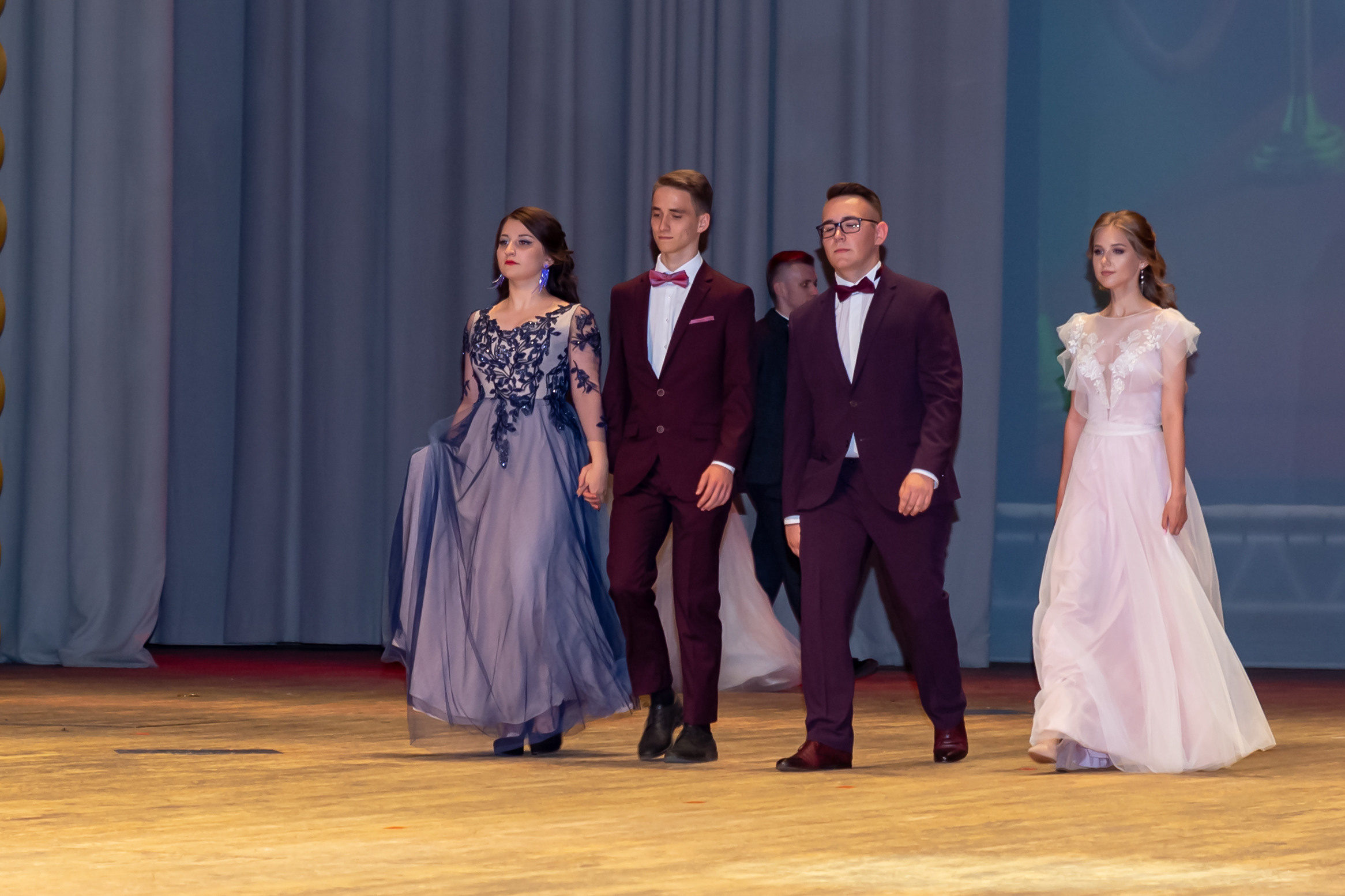 Школьная фото и видеосъёмка. Свадебный фотограф Марина Суворова и видеооператор Олег Петров