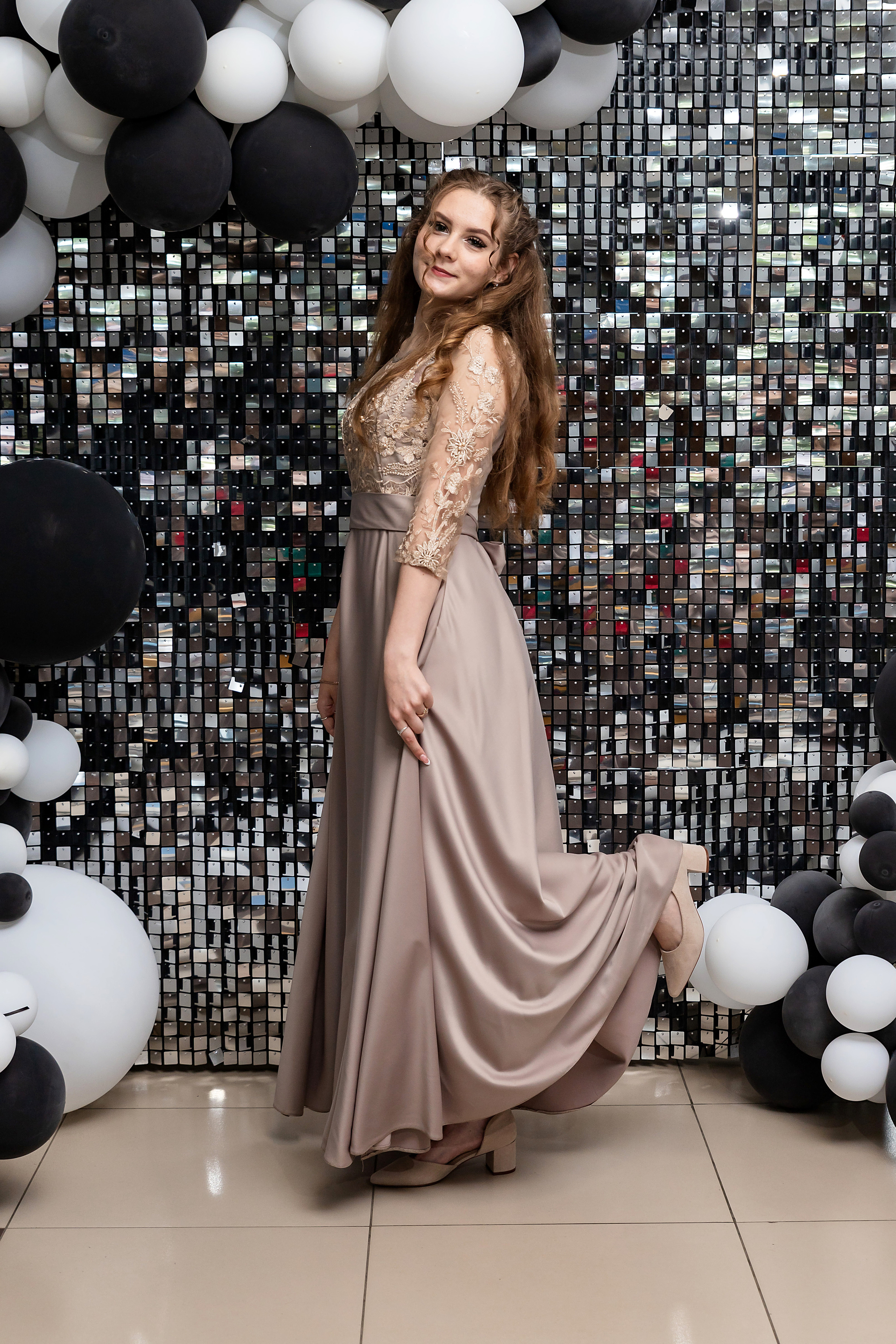 Школьная фото и видеосъёмка. Свадебный фотограф Марина Суворова и видеооператор Олег Петров