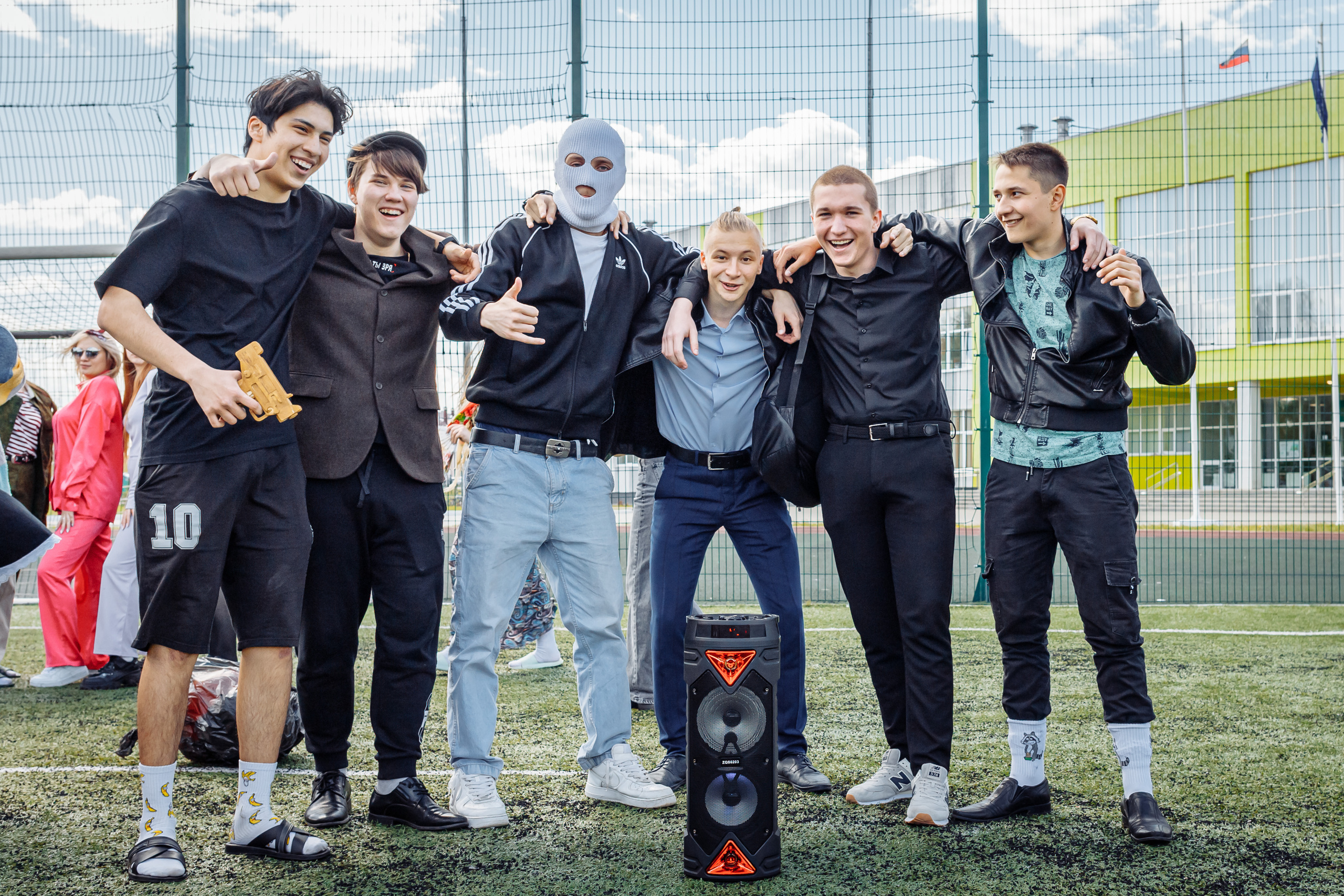 друзья последний день в школе