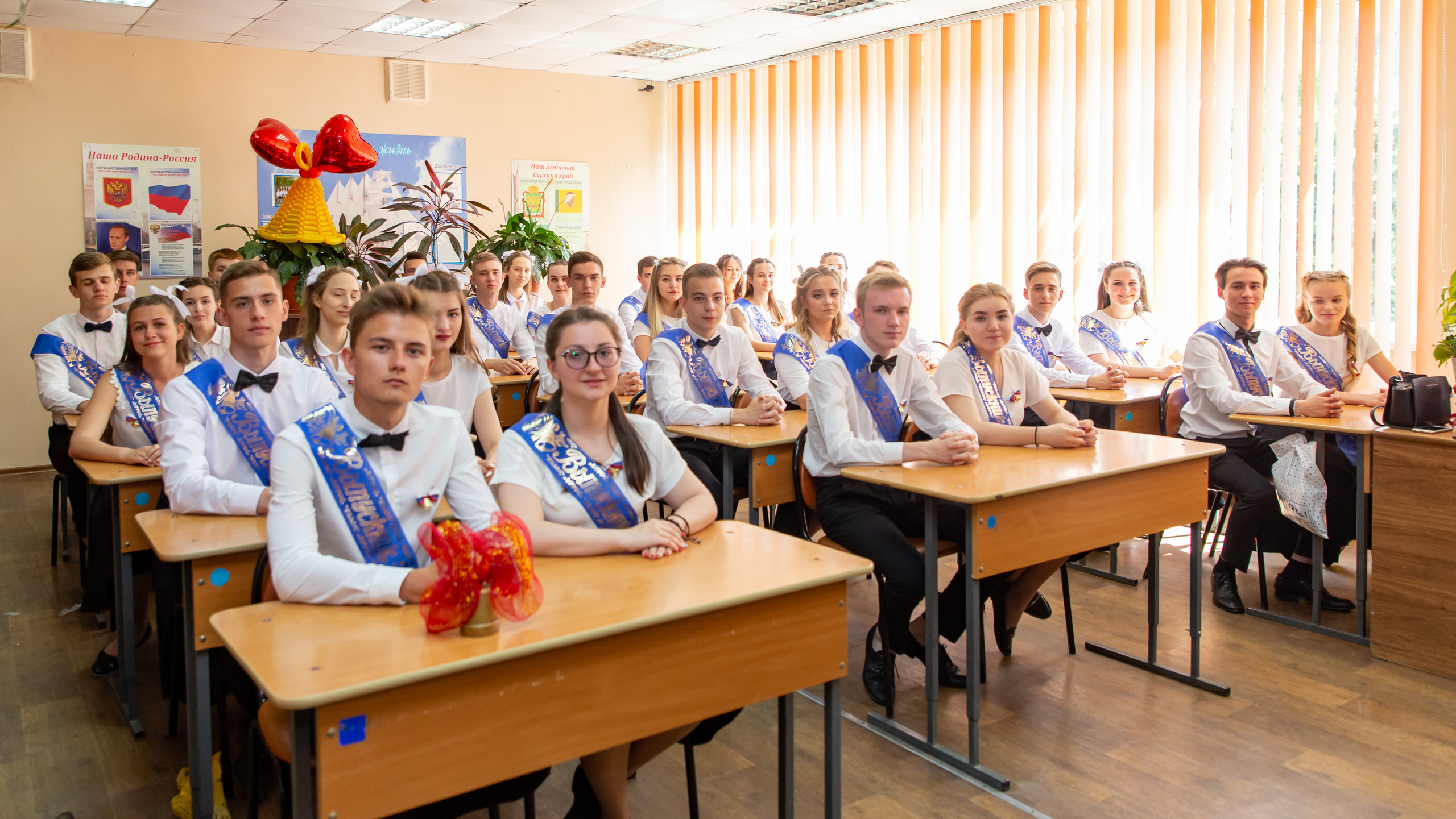 Школьная фото и видеосъёмка. Свадебный фотограф Марина Суворова и видеооператор Олег Петров