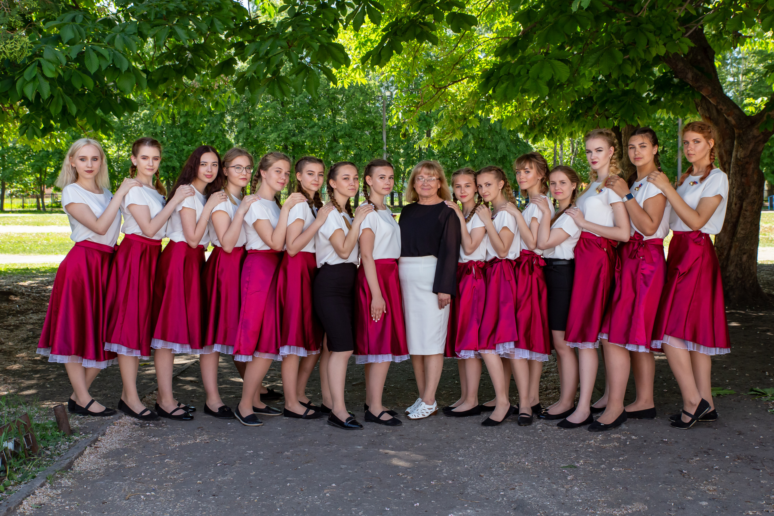 Школьная фото и видеосъёмка. Свадебный фотограф Марина Суворова и видеооператор Олег Петров