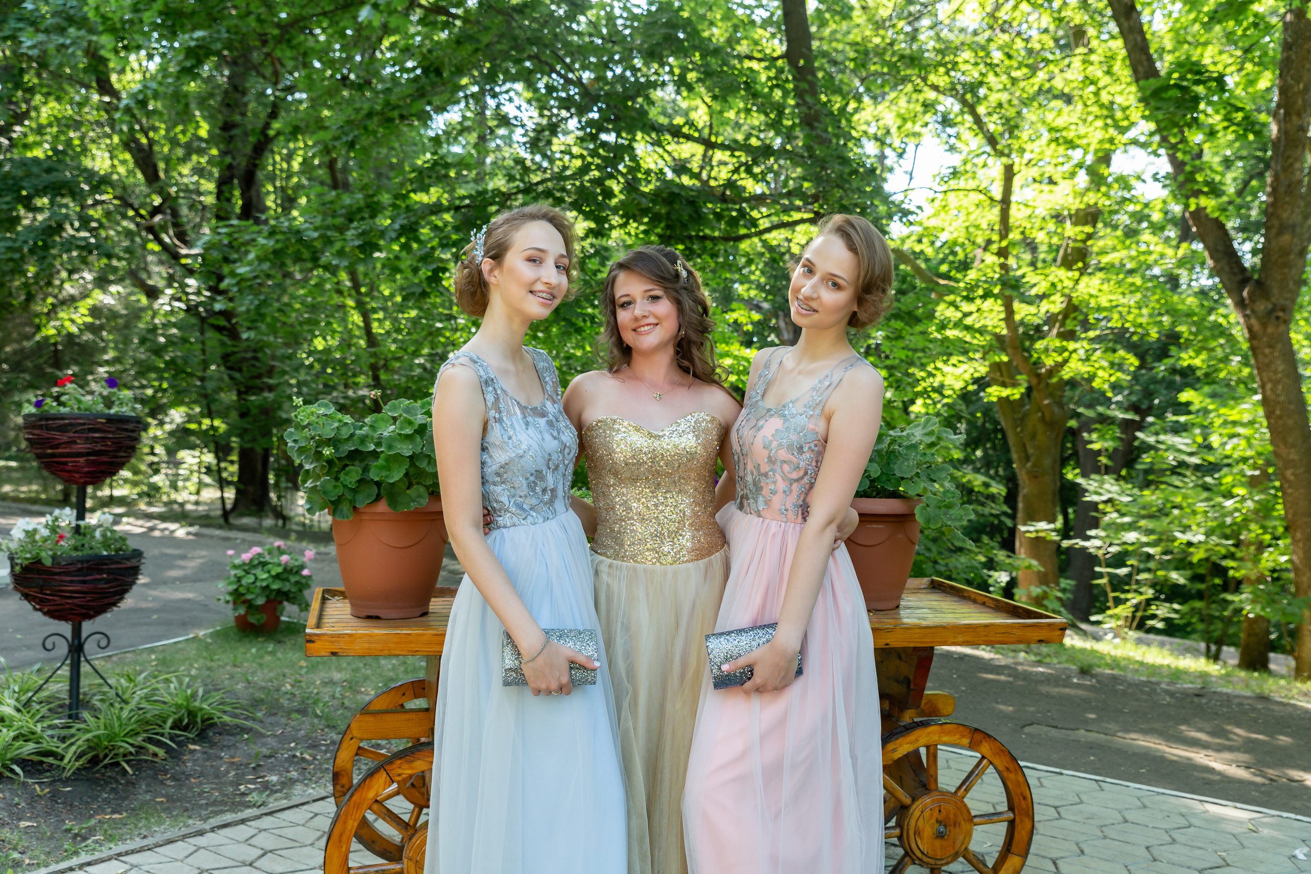 Школьная фото и видеосъёмка. Свадебный фотограф Марина Суворова и видеооператор Олег Петров