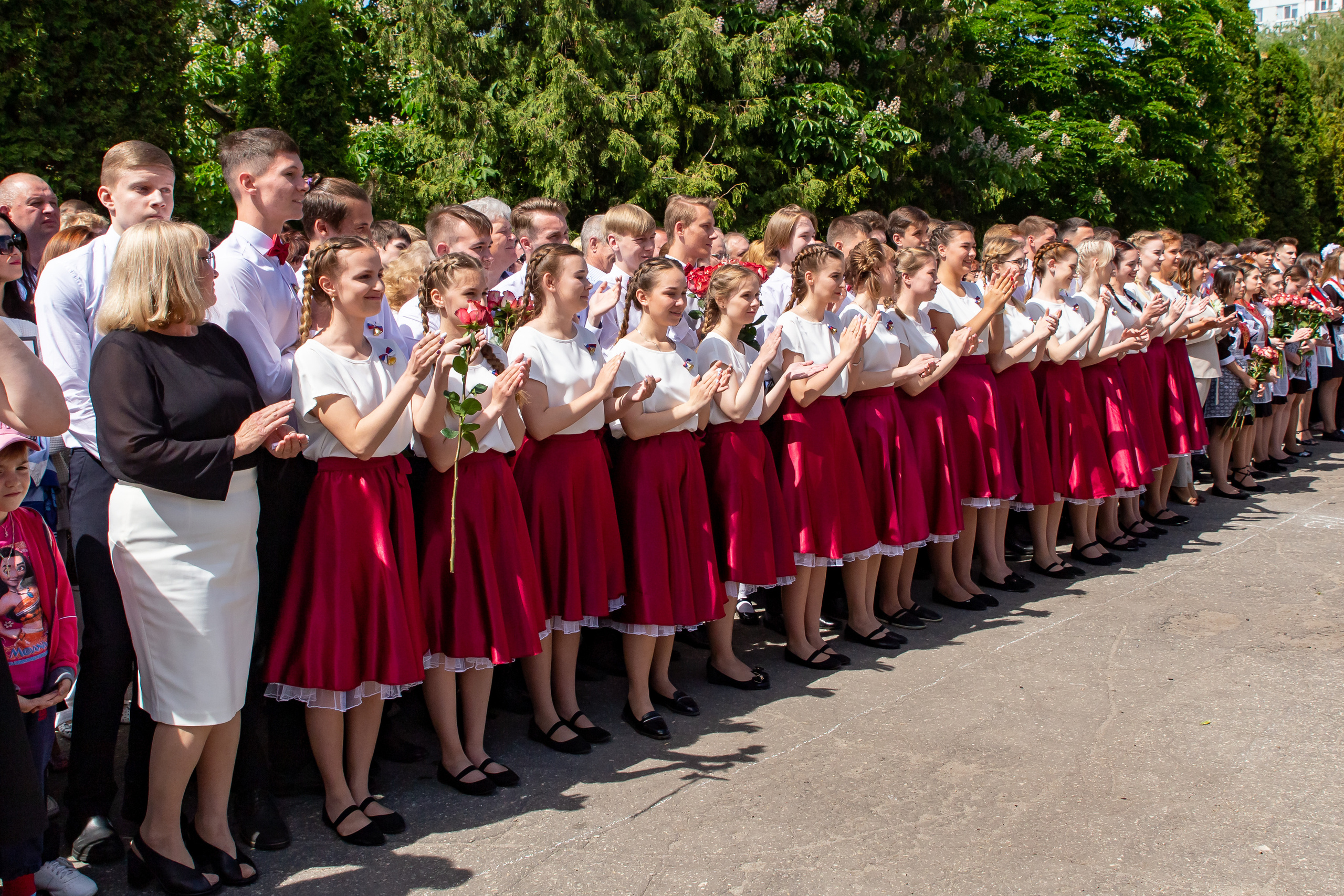 Школьная фото и видеосъёмка. Свадебный фотограф Марина Суворова и видеооператор Олег Петров