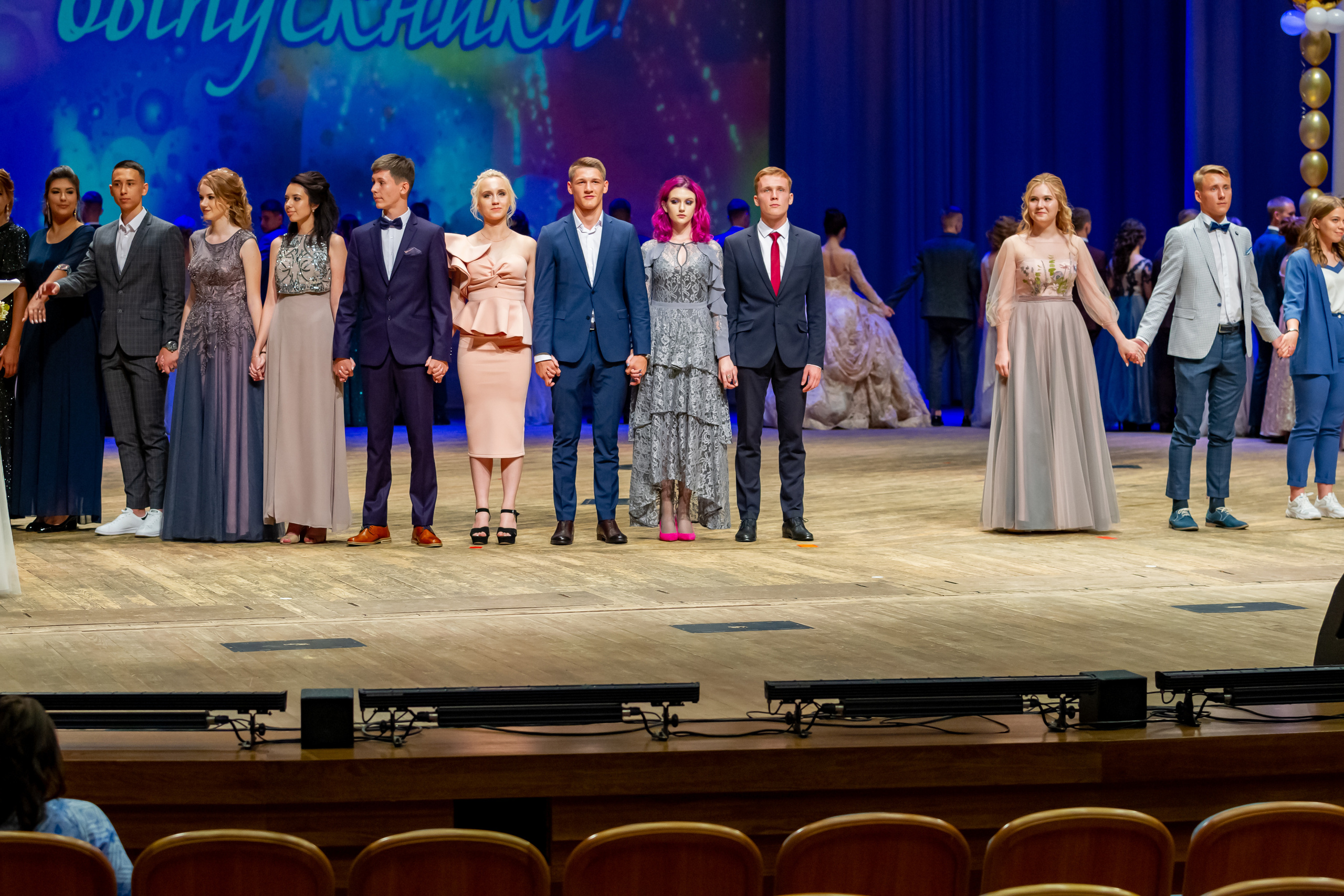 Школьная фото и видеосъёмка. Свадебный фотограф Марина Суворова и видеооператор Олег Петров