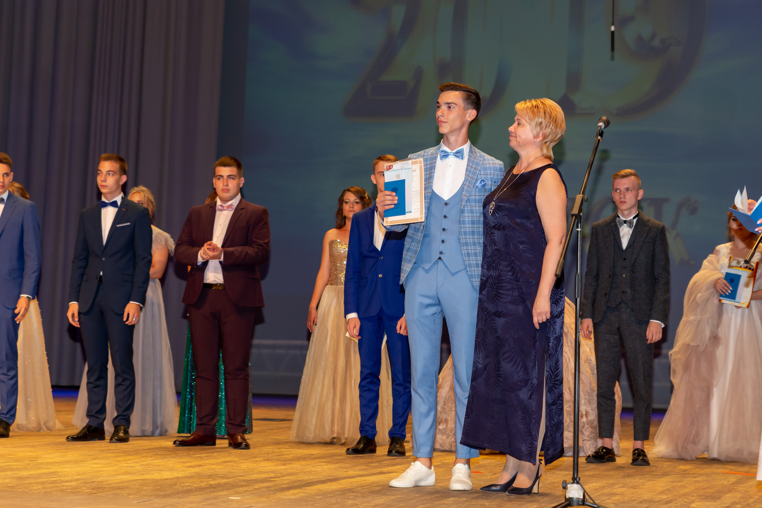 Школьная фото и видеосъёмка. Свадебный фотограф Марина Суворова и видеооператор Олег Петров