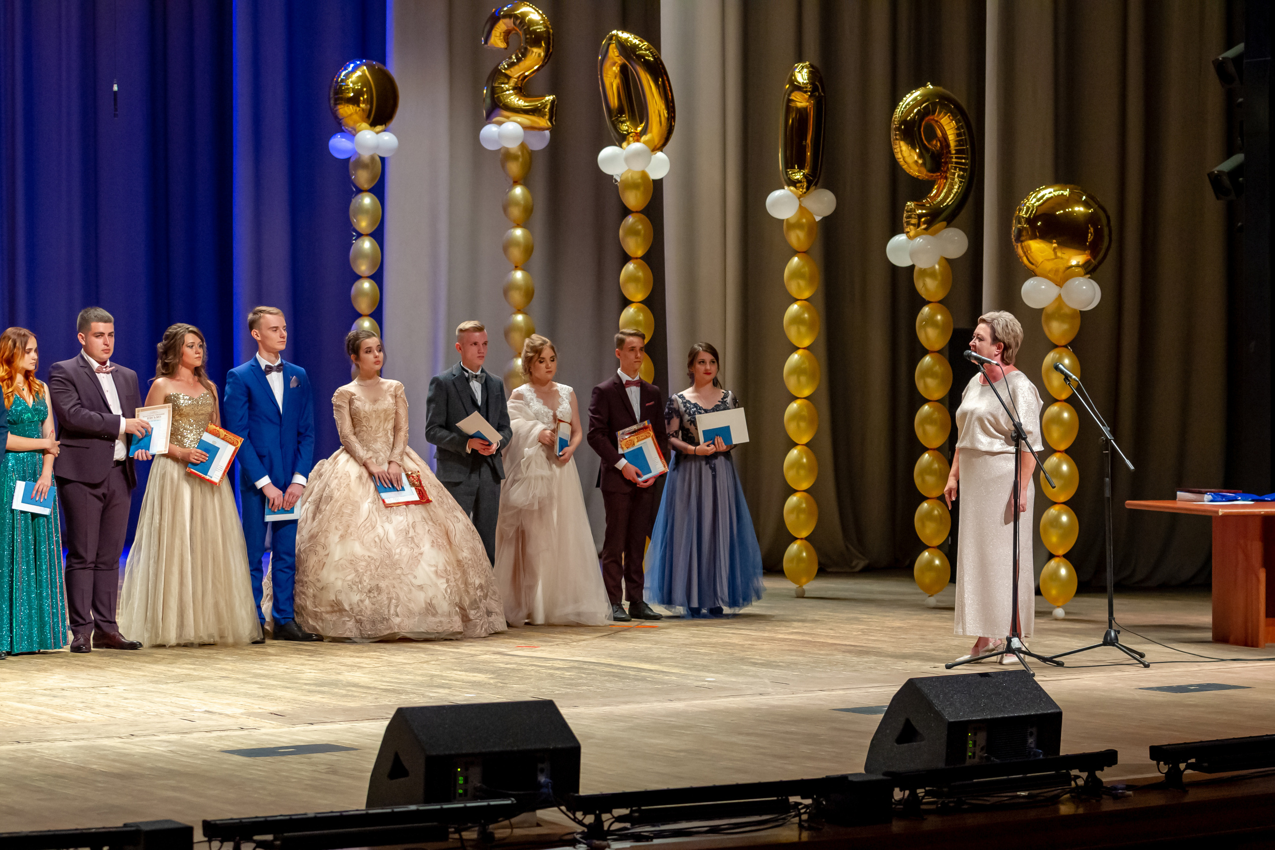 Школьная фото и видеосъёмка. Свадебный фотограф Марина Суворова и видеооператор Олег Петров